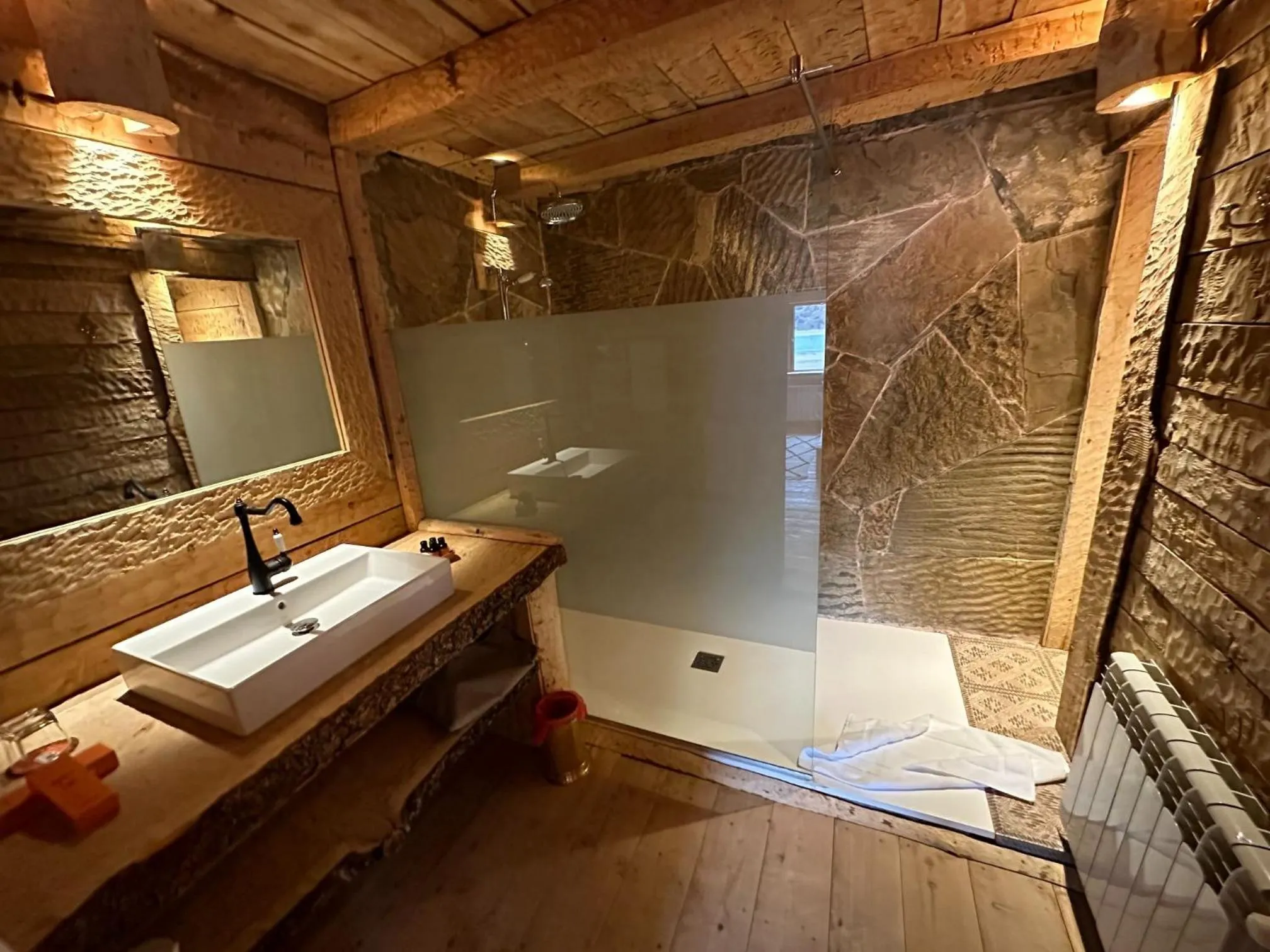 Bathroom in Hotel Xaluca Spa Aguelmame Sidi Ali