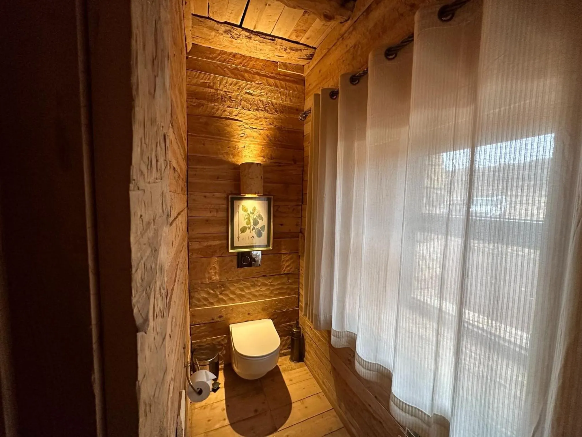 Toilet in Hotel Xaluca Spa Aguelmame Sidi Ali