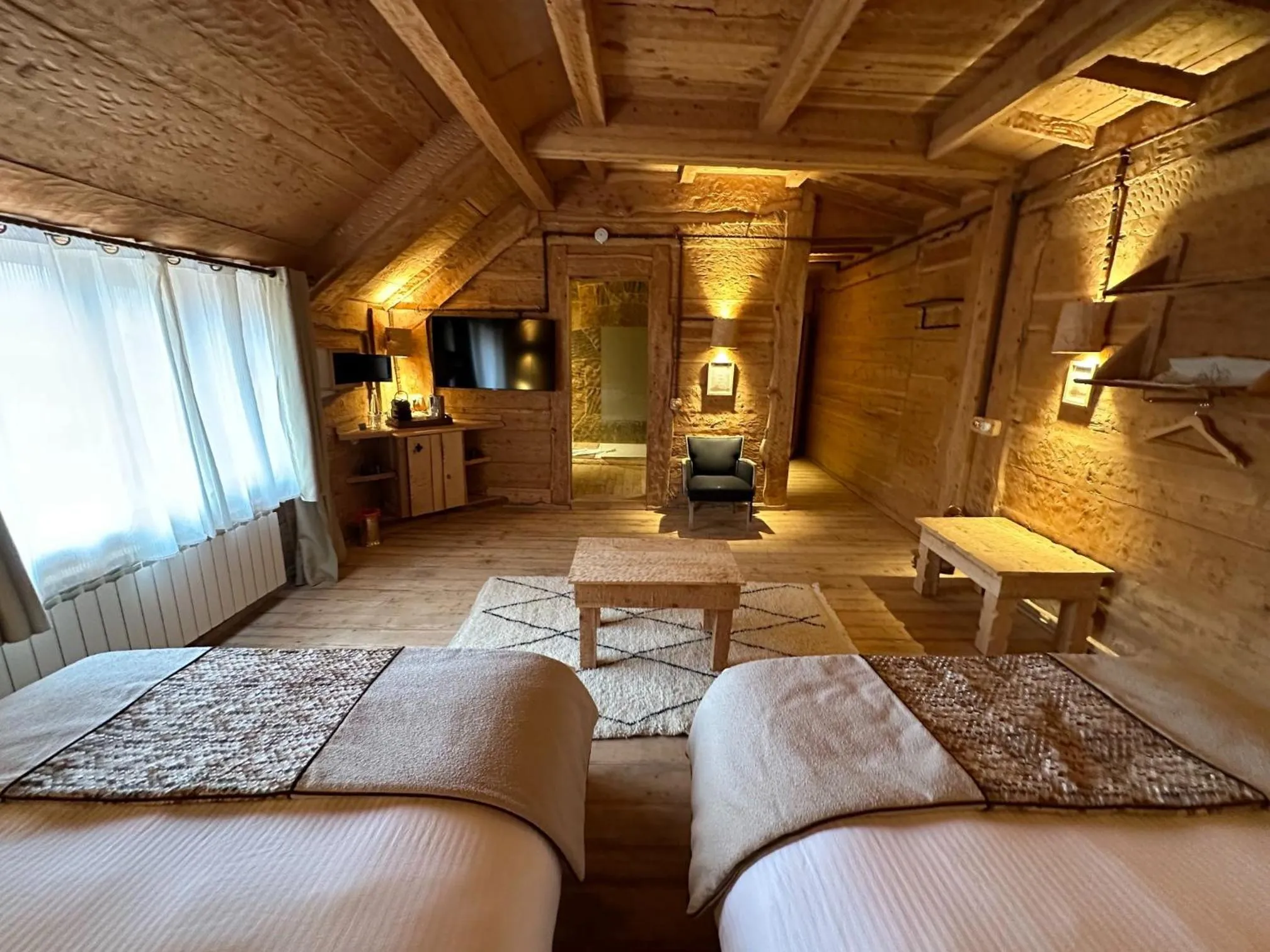 Photo of the whole room in Hotel Xaluca Spa Aguelmame Sidi Ali