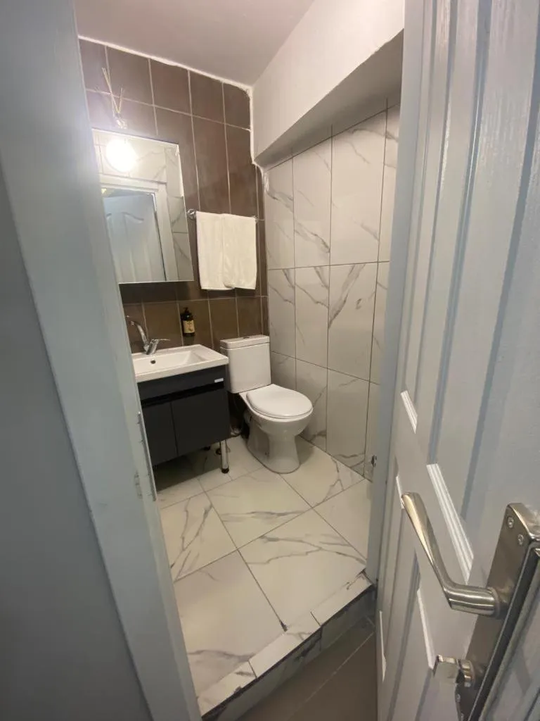 Bathroom in Torch Suit