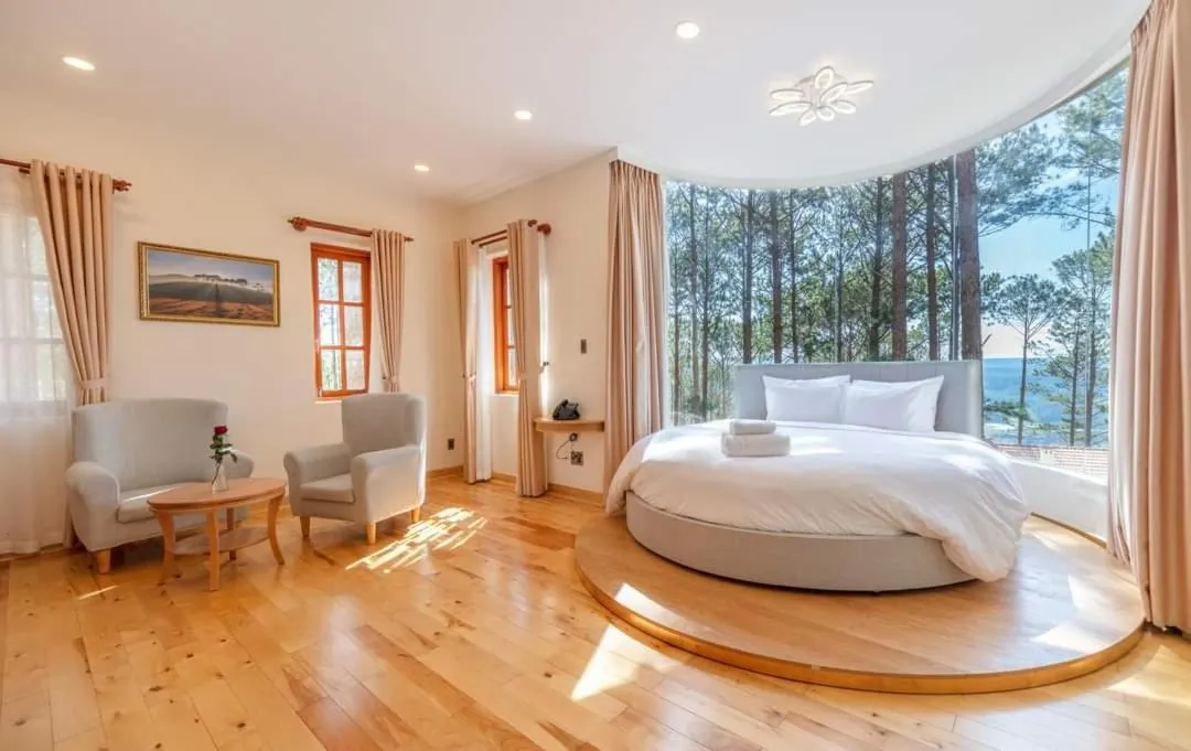 Bedroom, Bed in Omirita Resort Dalat