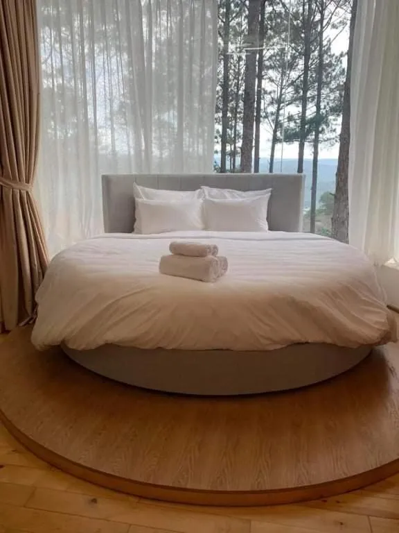 Bedroom, Bed in Omirita Resort Dalat