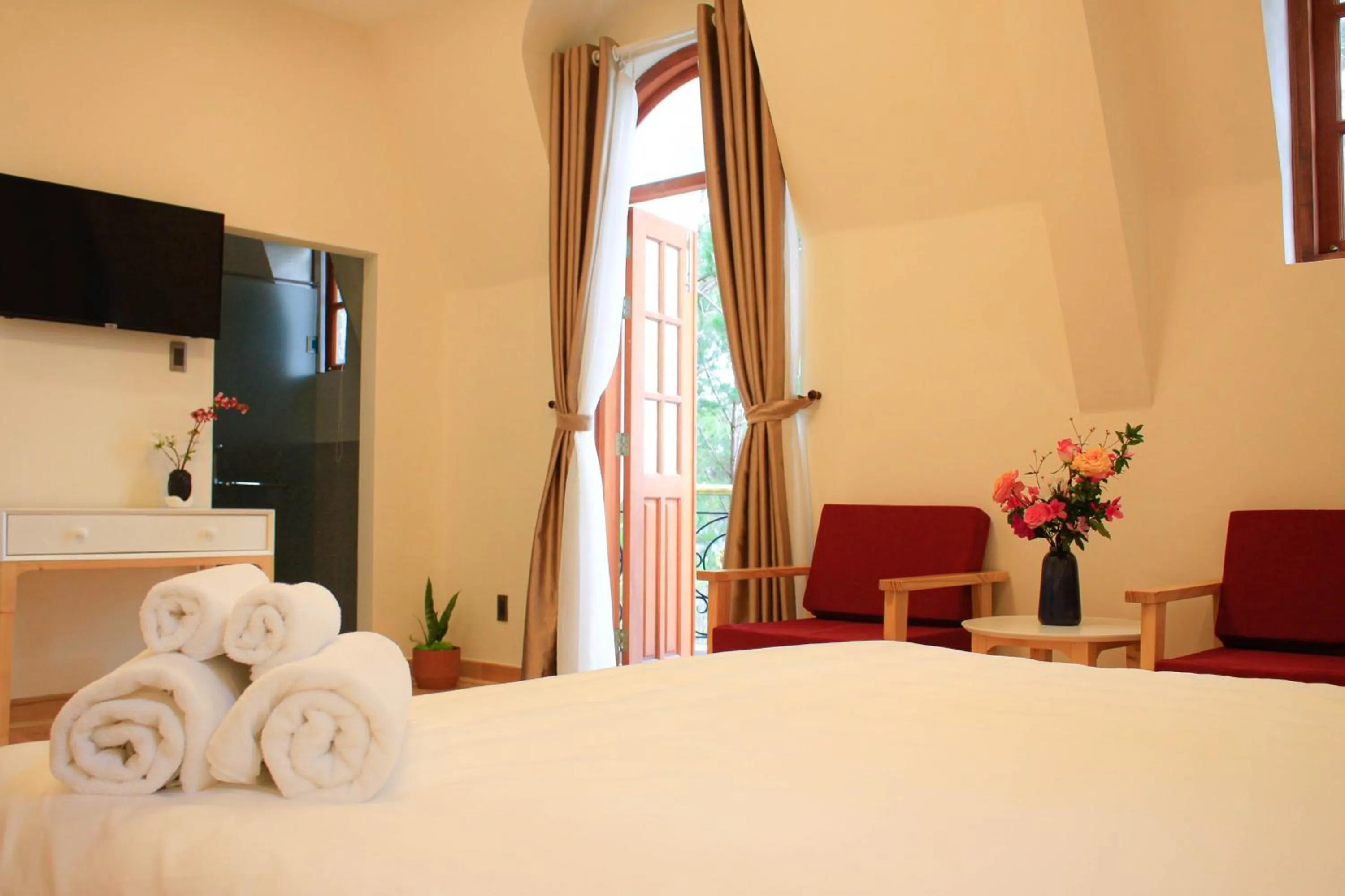 Bedroom, Bed in Omirita Resort Dalat