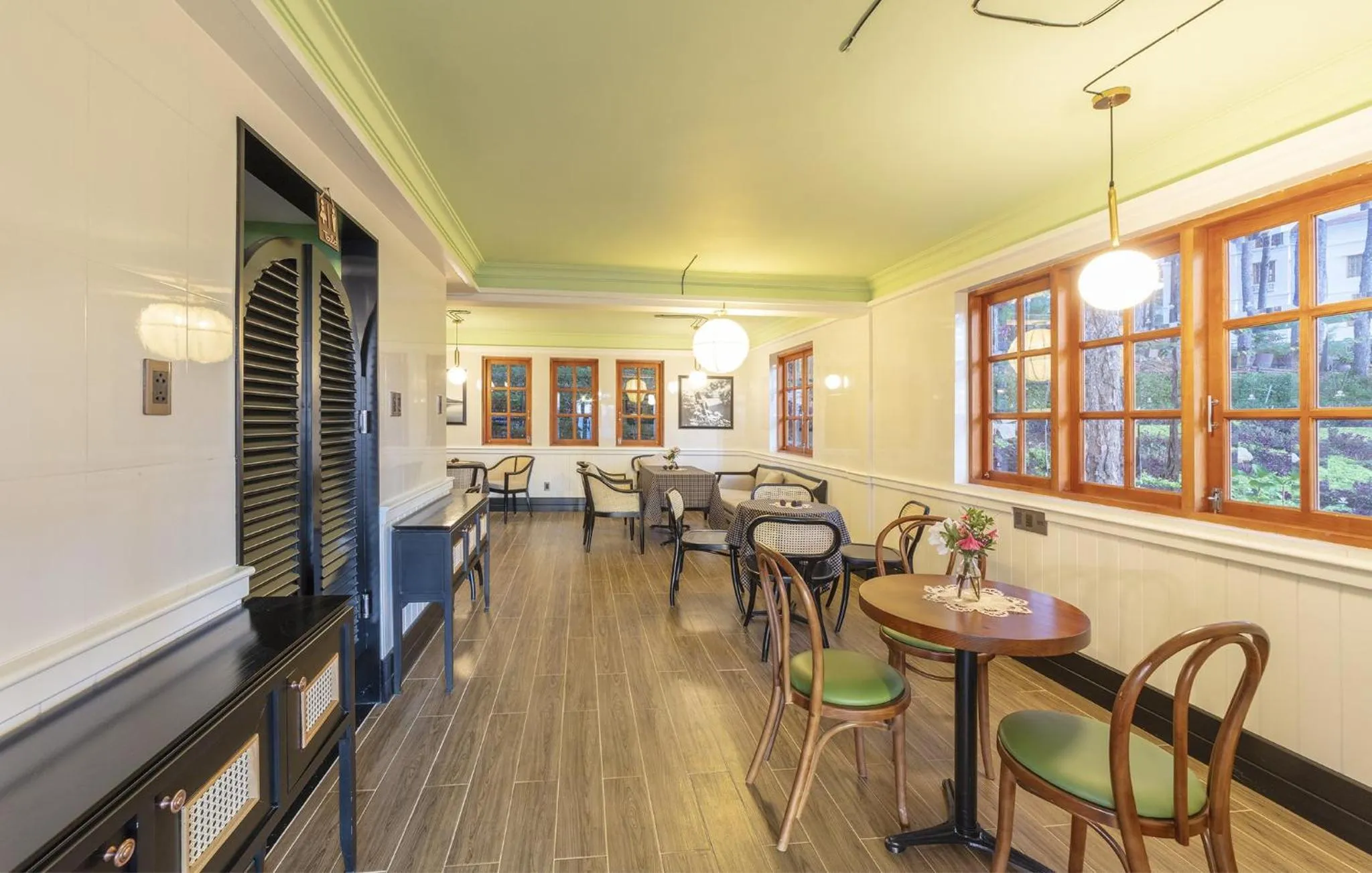 Restaurant/places to eat in Omirita Resort Dalat