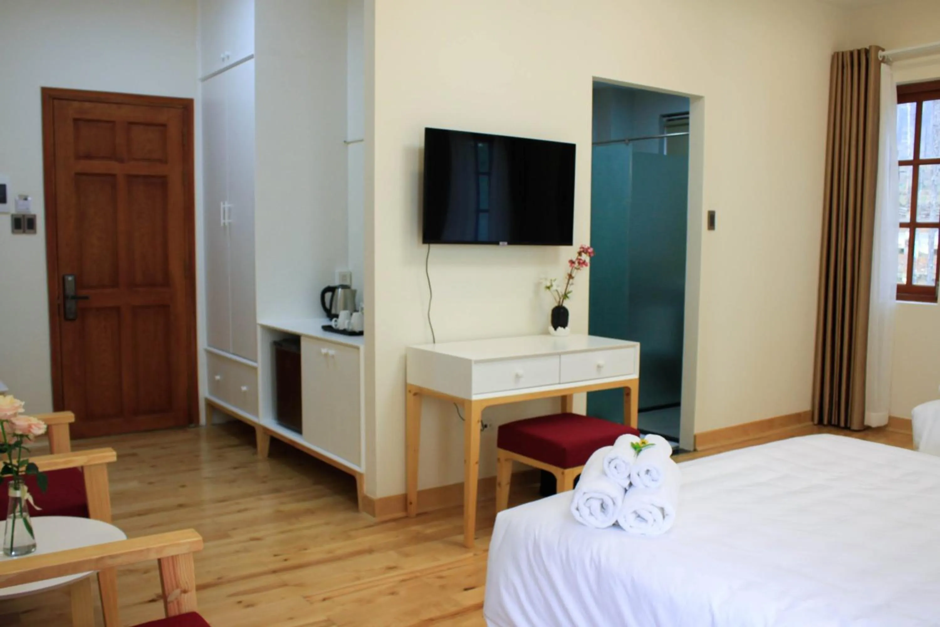 Bedroom, Bed in Omirita Resort Dalat