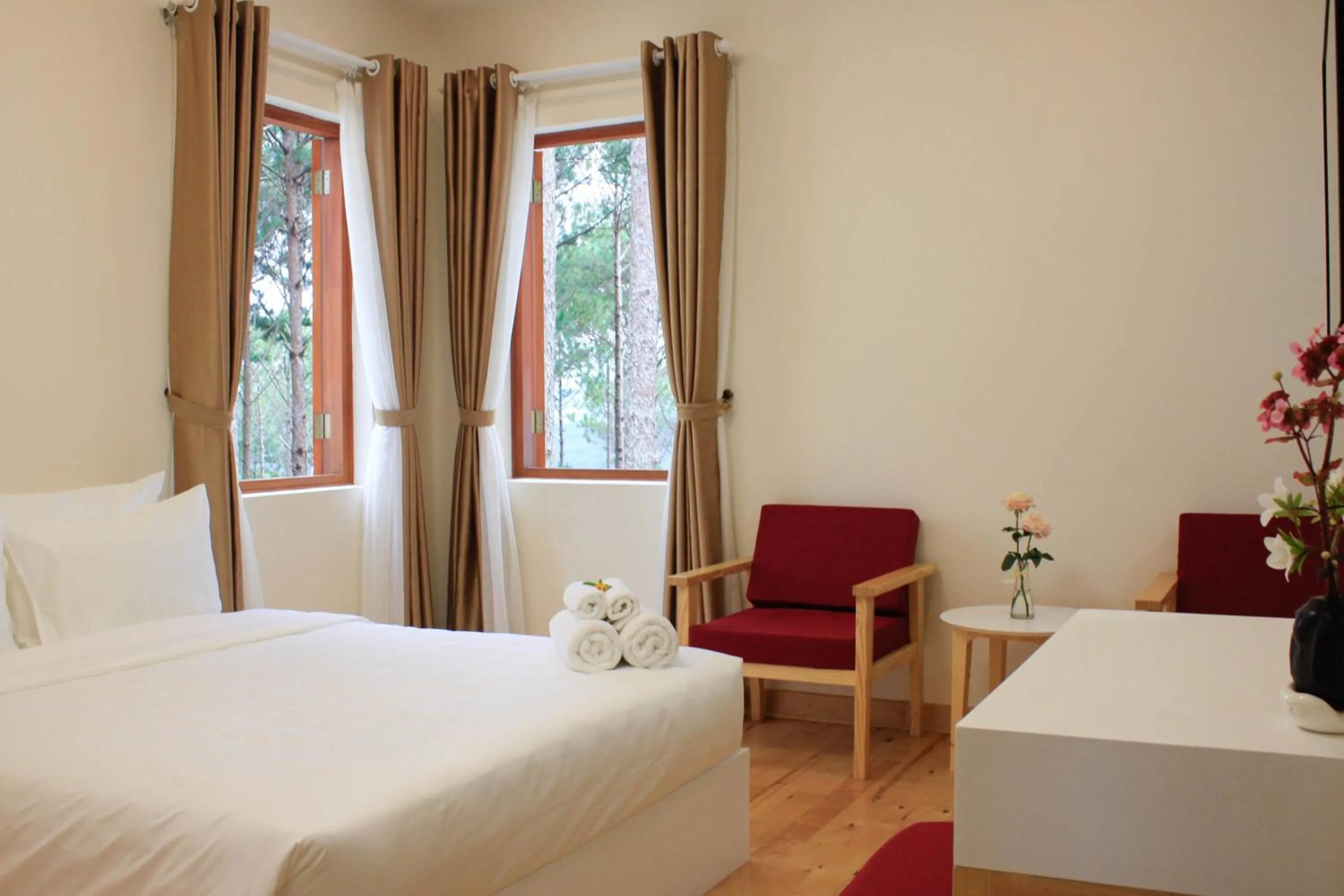 Bedroom, Bed in Omirita Resort Dalat