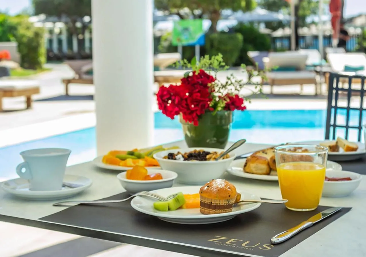 Restaurant/places to eat in Zeus Dolce by Wyndham Athens