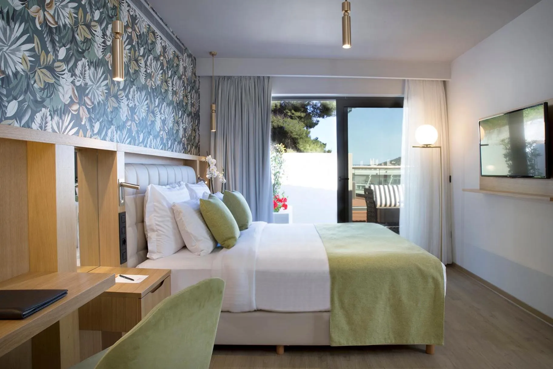 Photo of the whole room, Bed in Zeus Dolce by Wyndham Athens