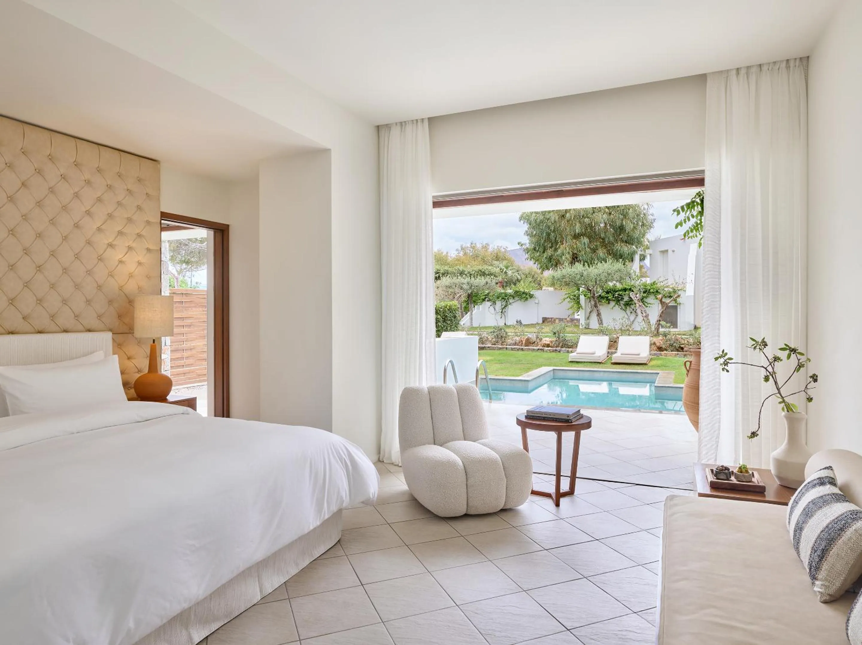 Swimming pool, Bed in Amirandes, A Grecotel Resort to Live