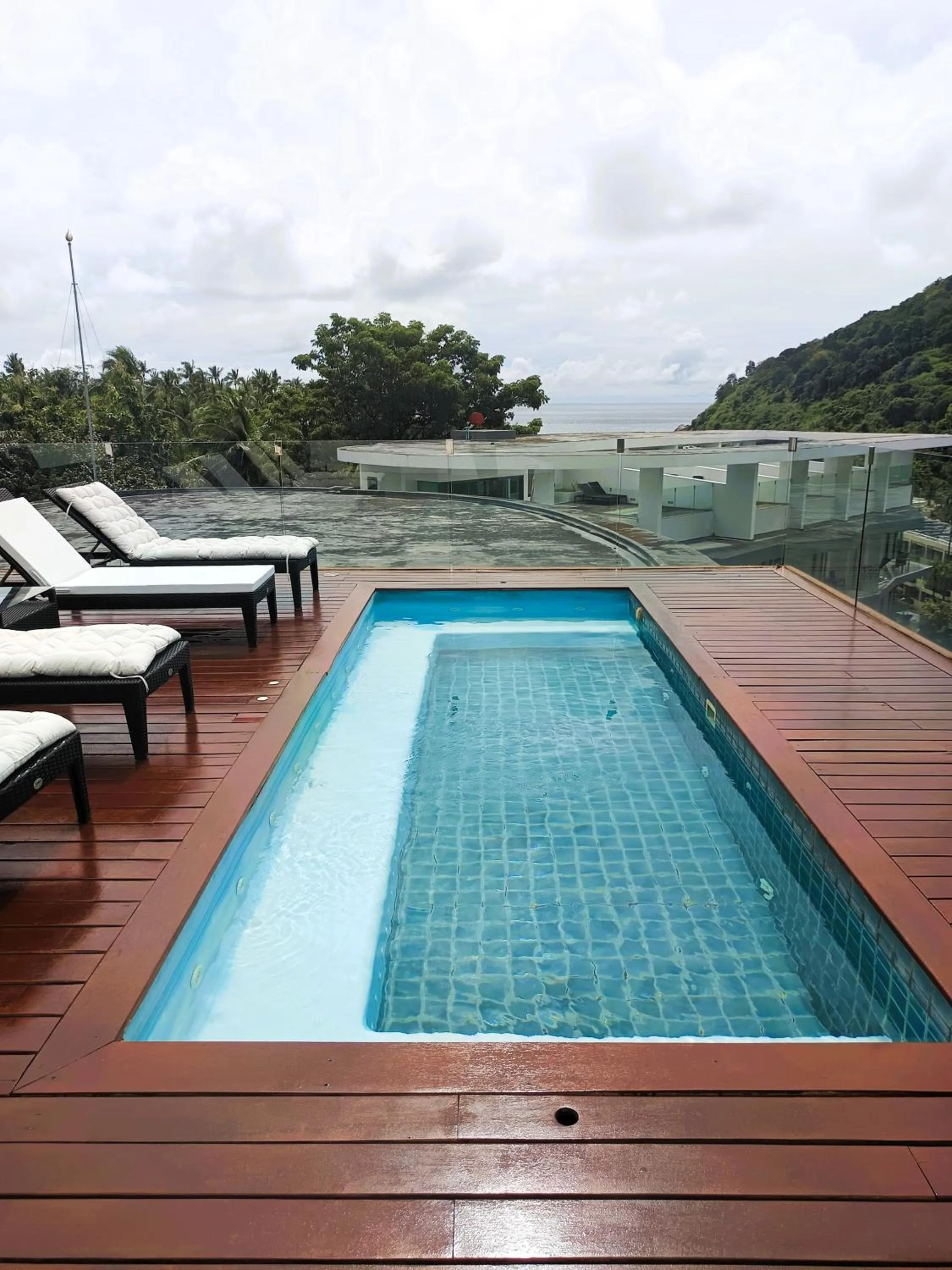 Swimming pool in Twin Sands Resort Penthouse