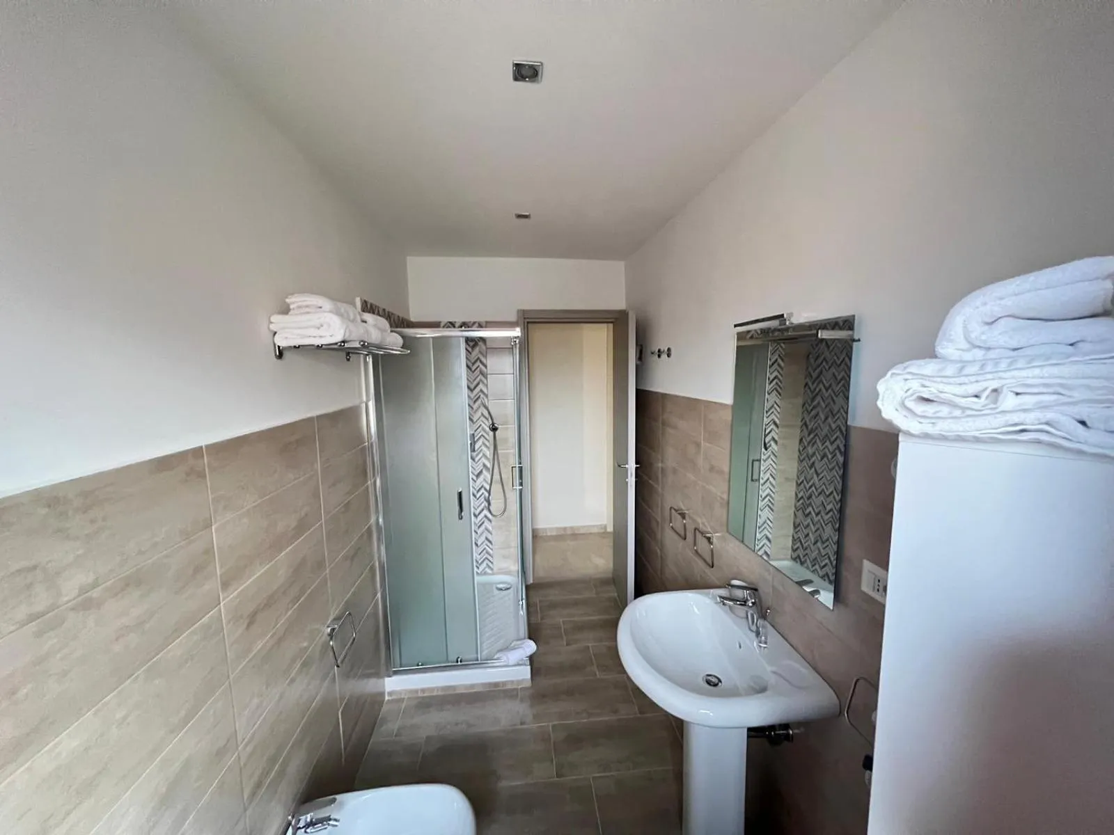 Shower in PAPALi 289