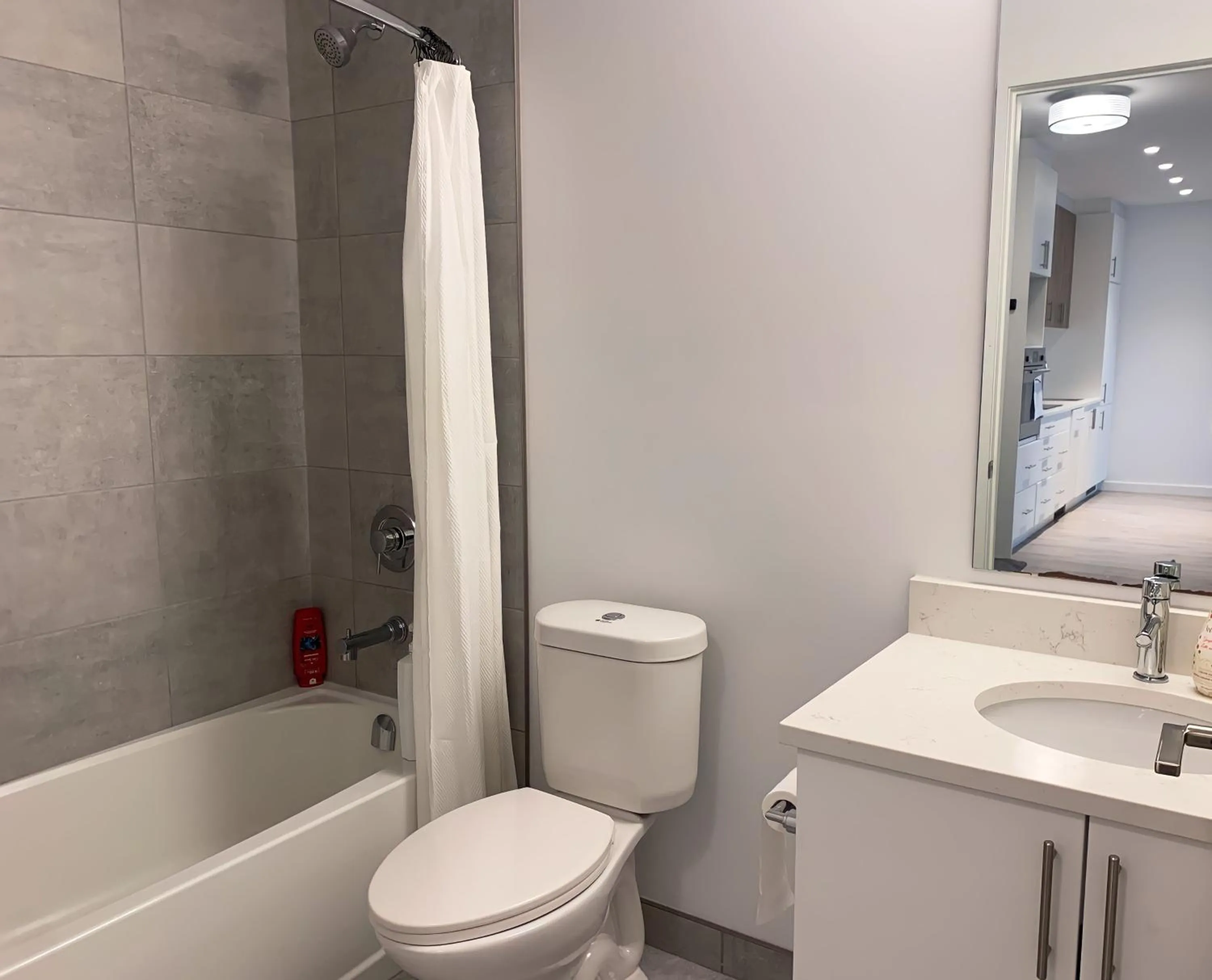Bathroom in Cozy 1BR Condo w/ Insuite LDRY, Gym & Free Parking