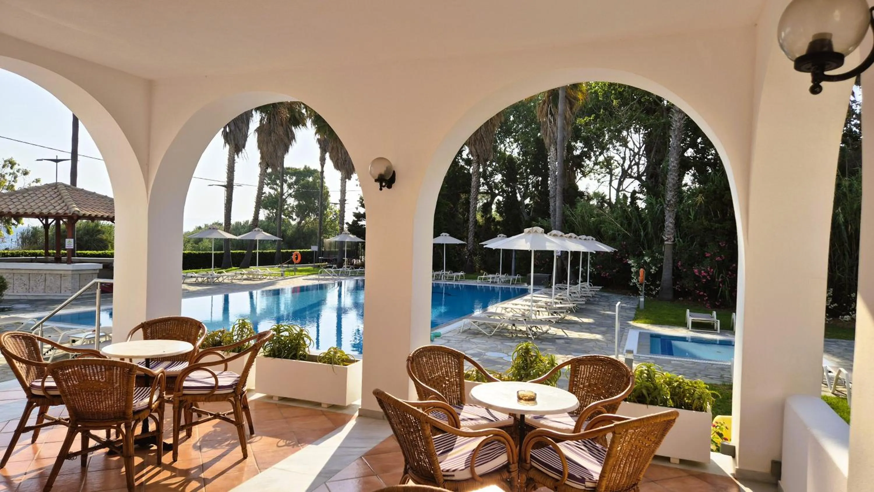 Restaurant/places to eat in Andromeda Hotel Apartments