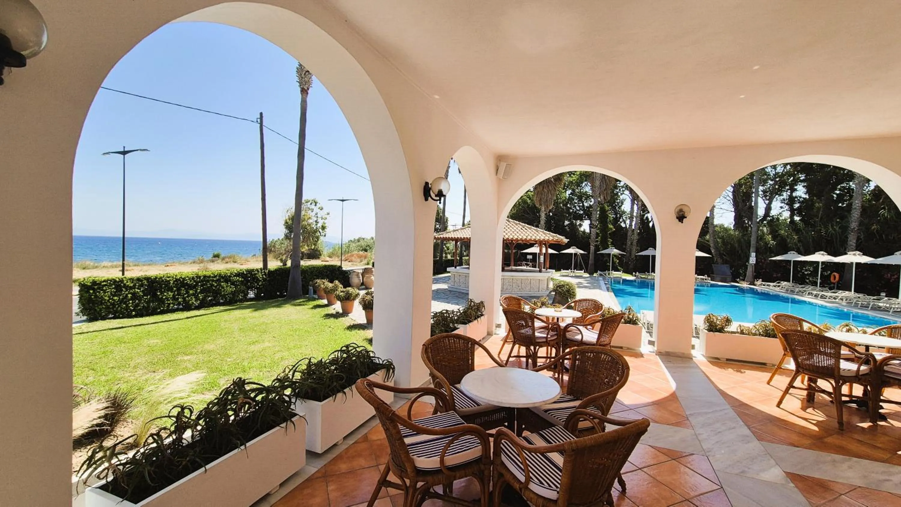 Restaurant/places to eat in Andromeda Hotel Apartments