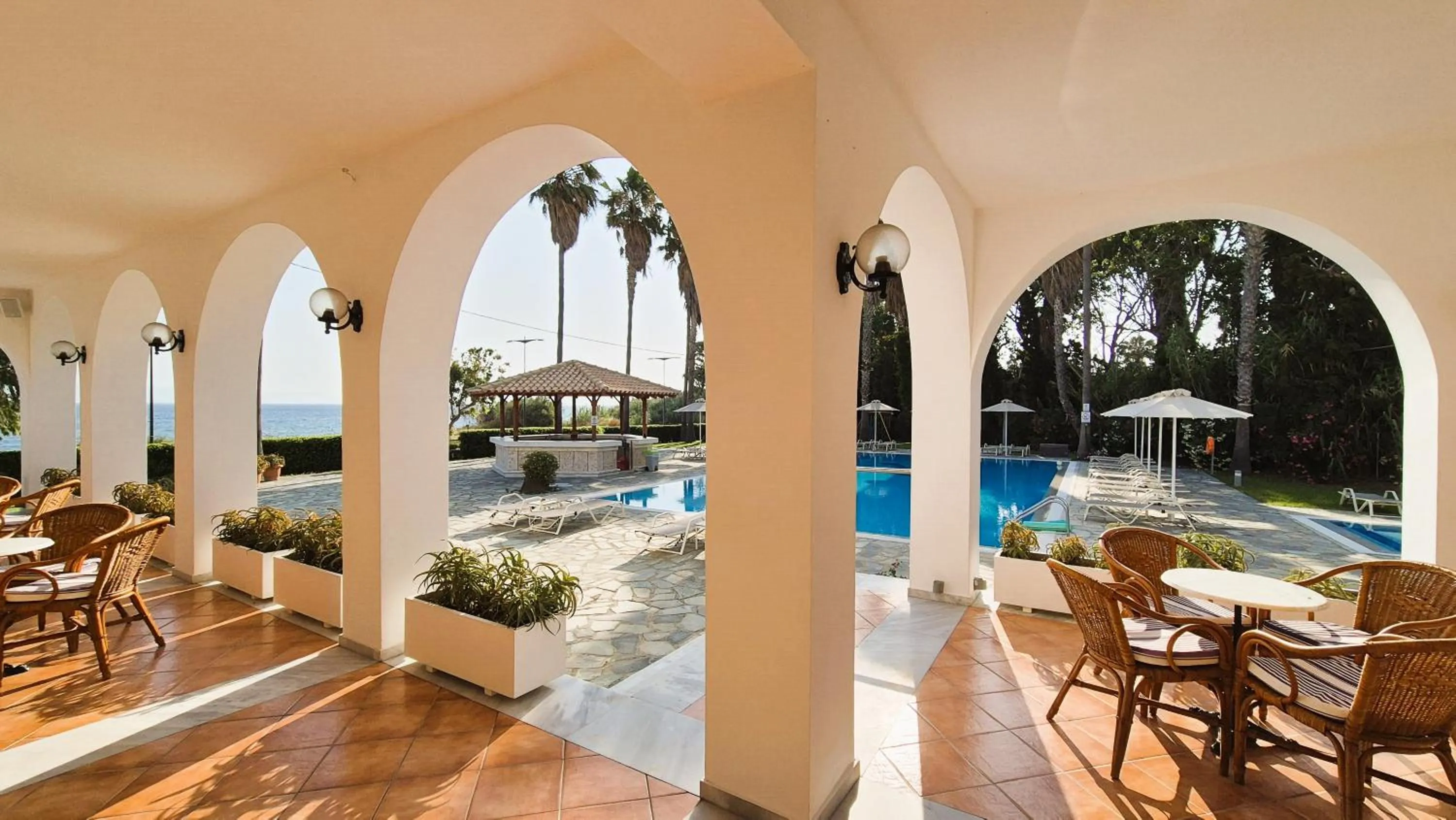 Restaurant/places to eat in Andromeda Hotel Apartments