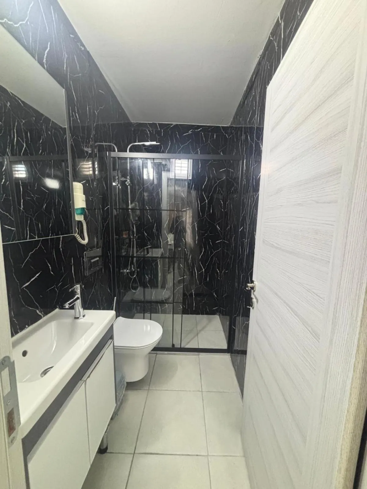 Shower in Mara Suite Taxim