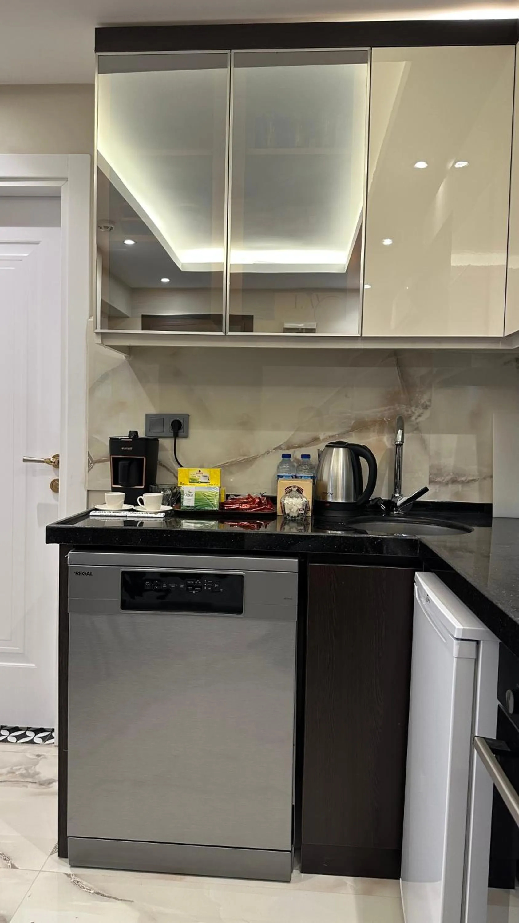 Coffee/tea facilities in Mar Boutique Apartment