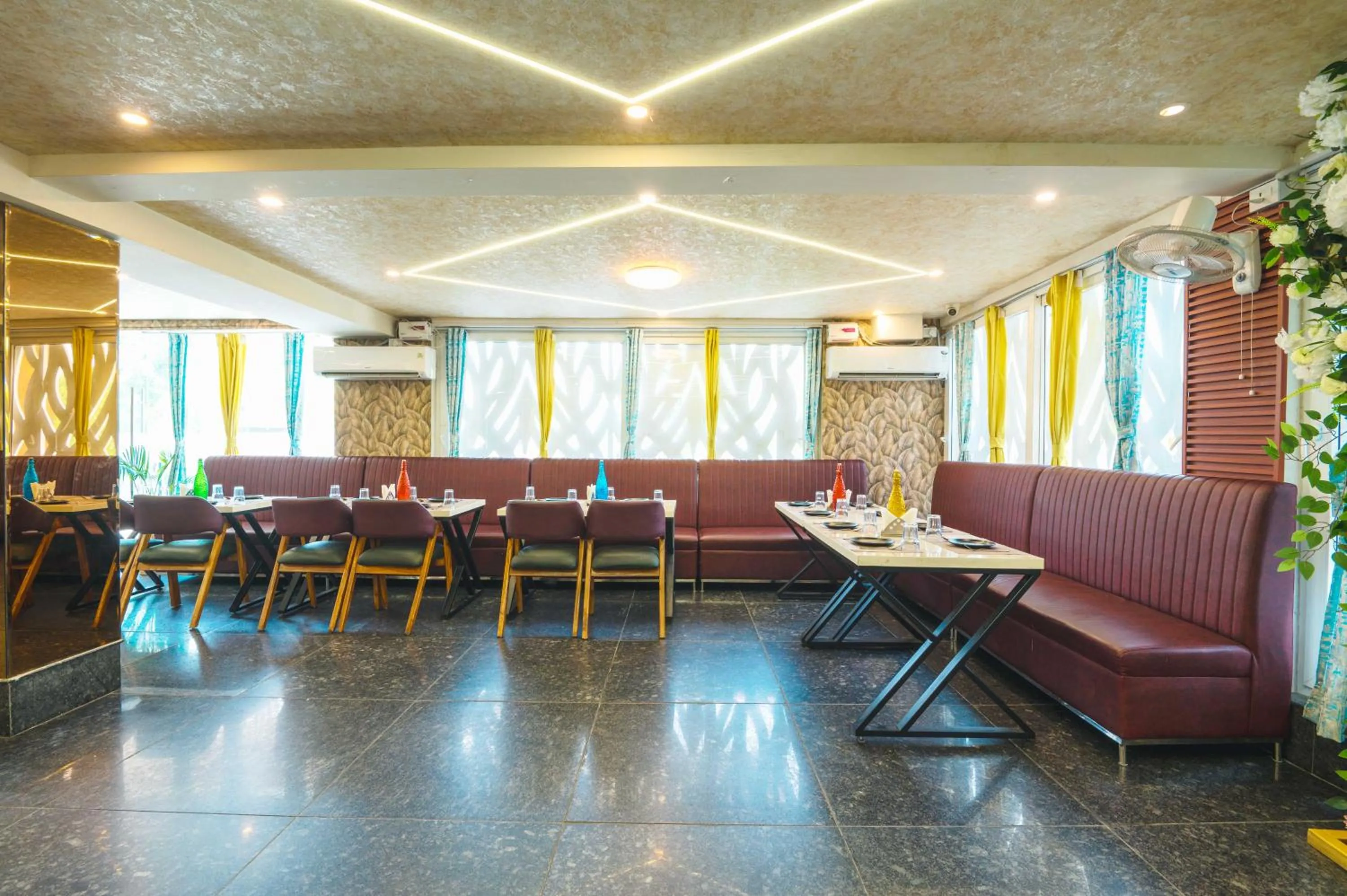 Restaurant/places to eat in Treebo Sunny Feast