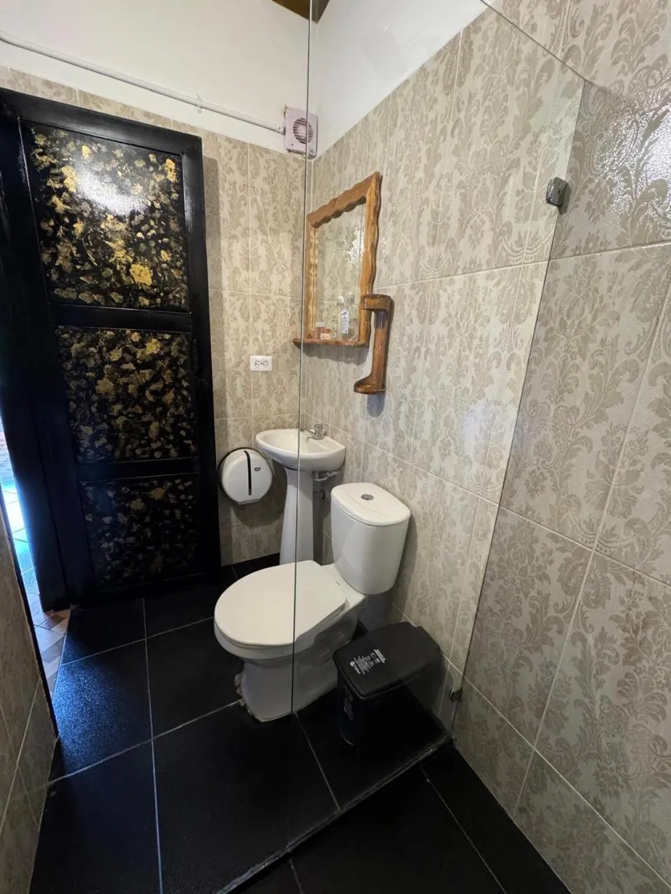 Bathroom in Jardin de los Silleteros Agro Parque Hotel