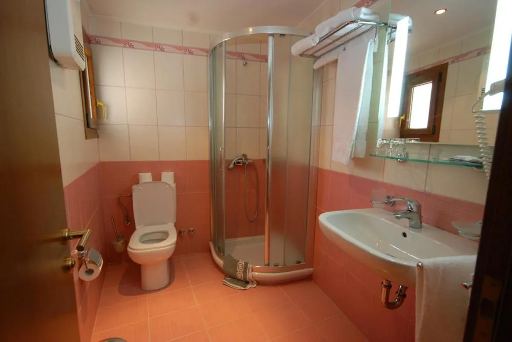 Bathroom in Hotel Elvetia