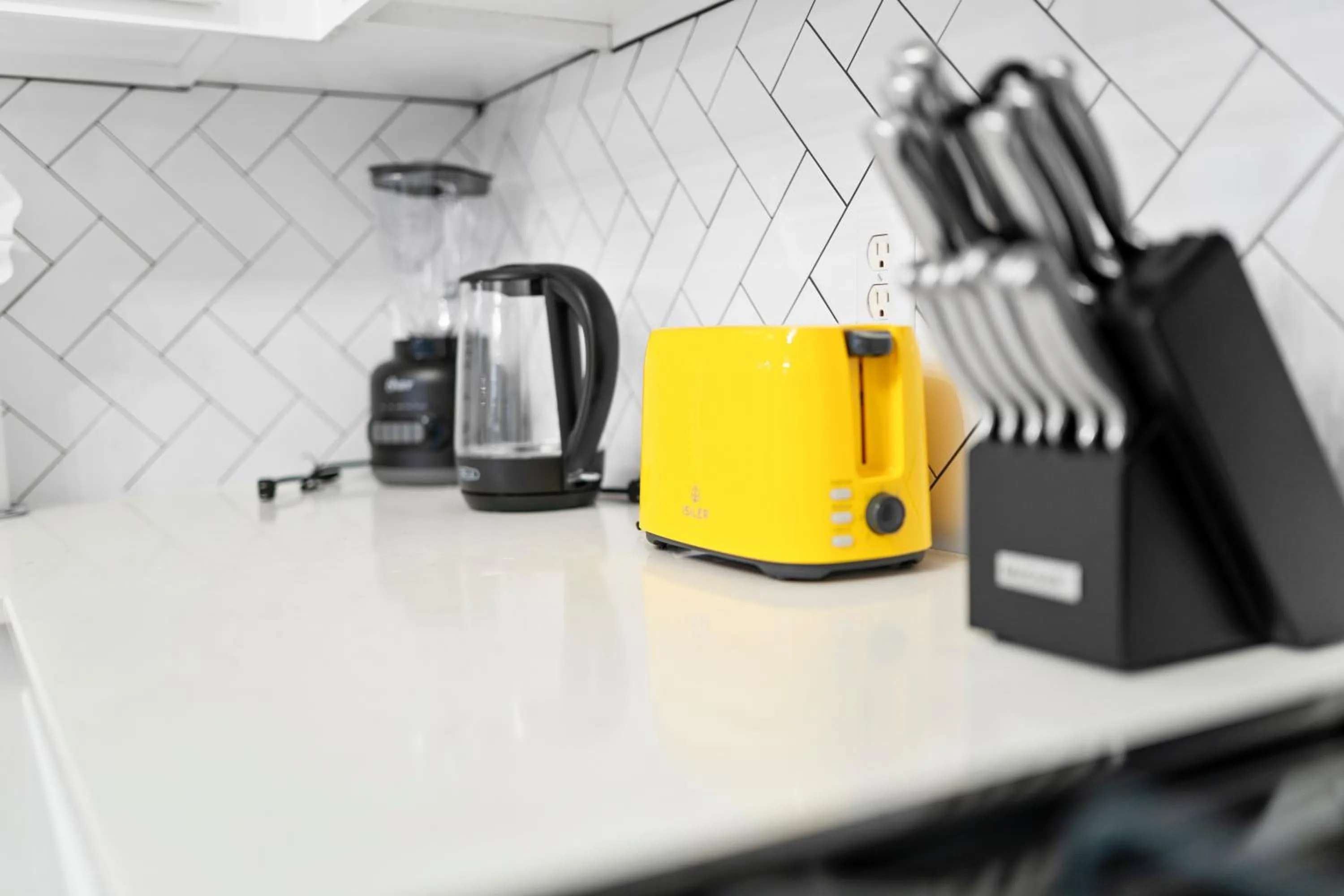 Modern & Homey 3BR Home, Remote Work Friendly, King Beds, Fast WiFi