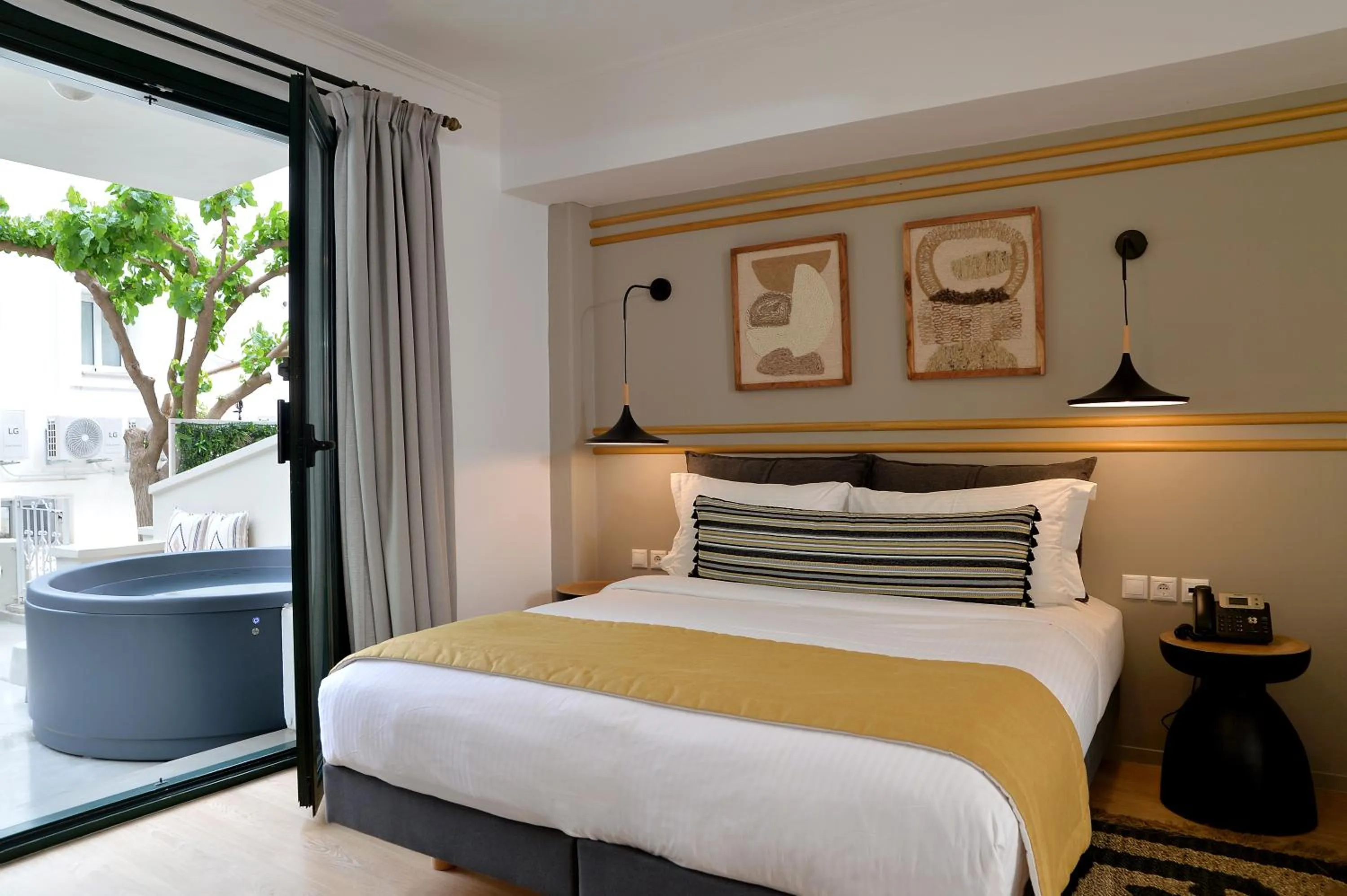 Hot Tub, Bed in Aktaion Beach Boutique Hotel & Spa