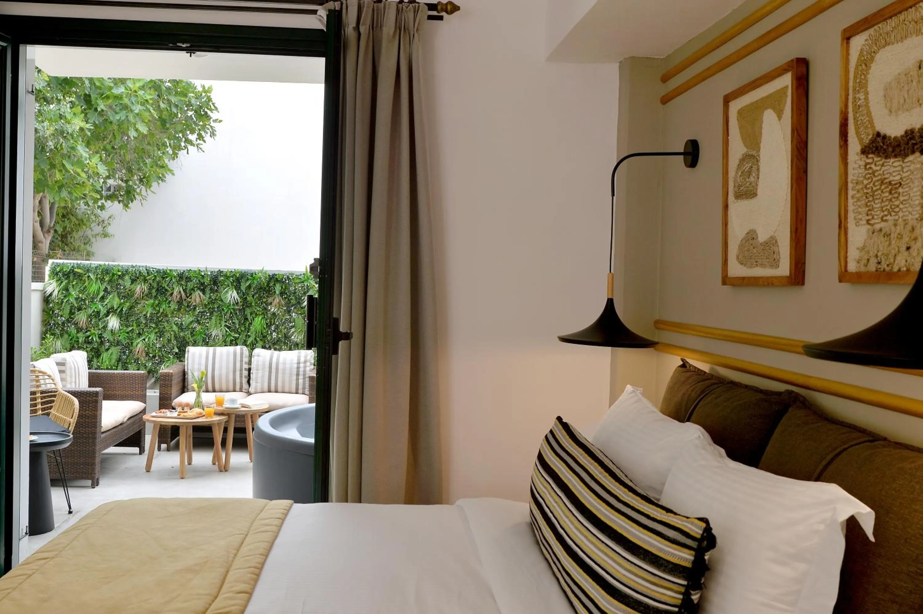 Hot Tub, Bed in Aktaion Beach Boutique Hotel & Spa