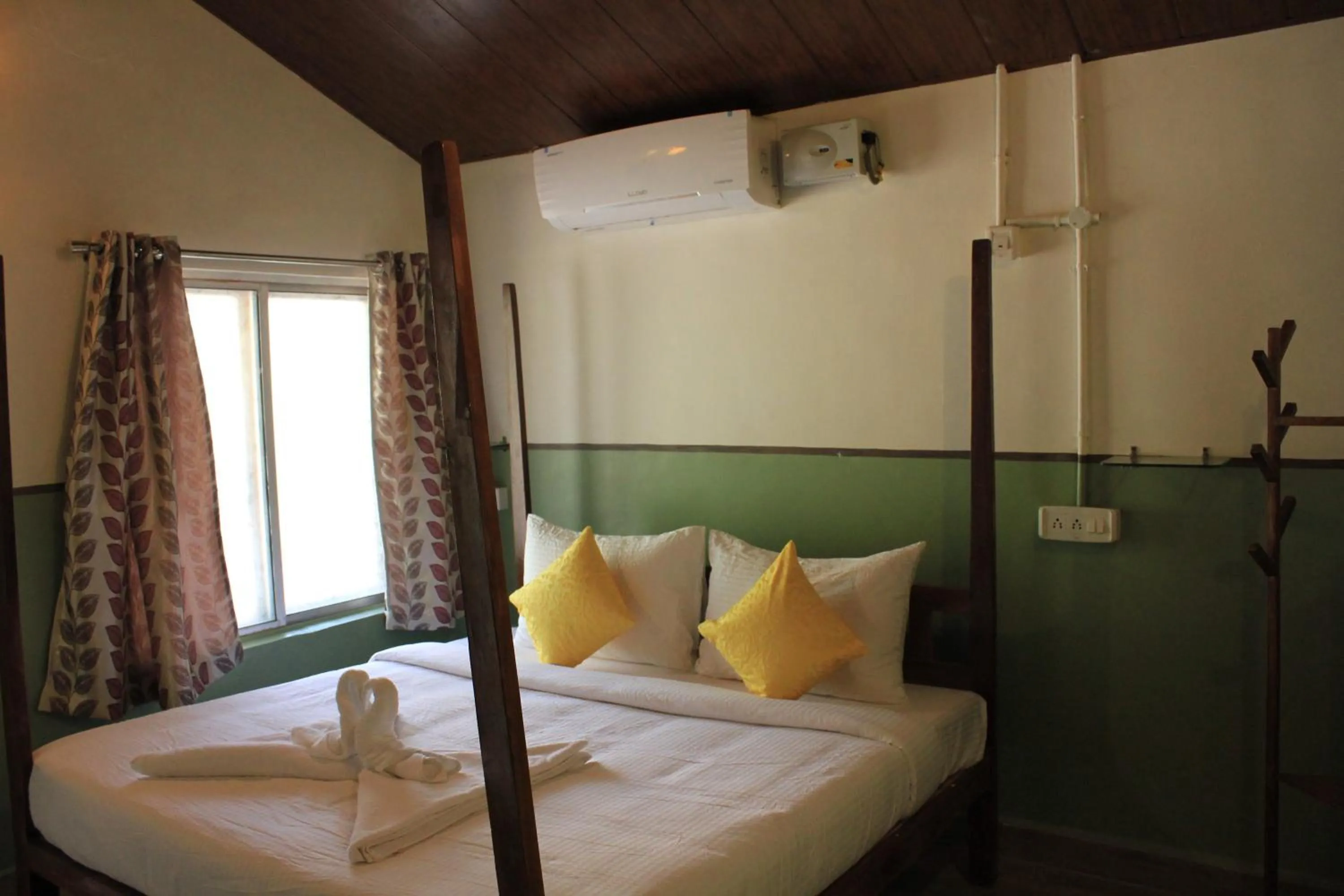 Bed in Avadale Tadoba - Stag Groups Not Allowed