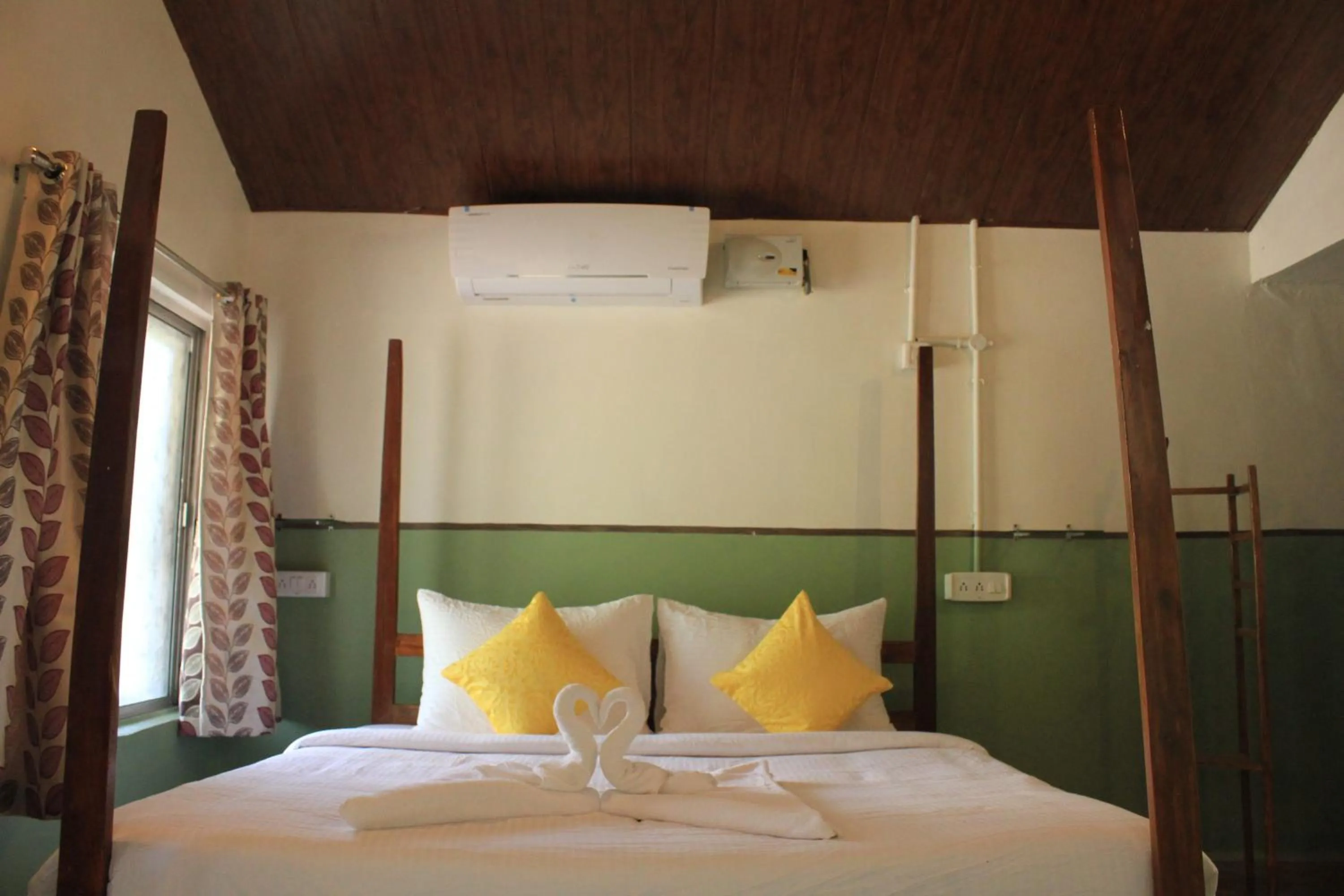 Bed in Avadale Tadoba - Stag Groups Not Allowed