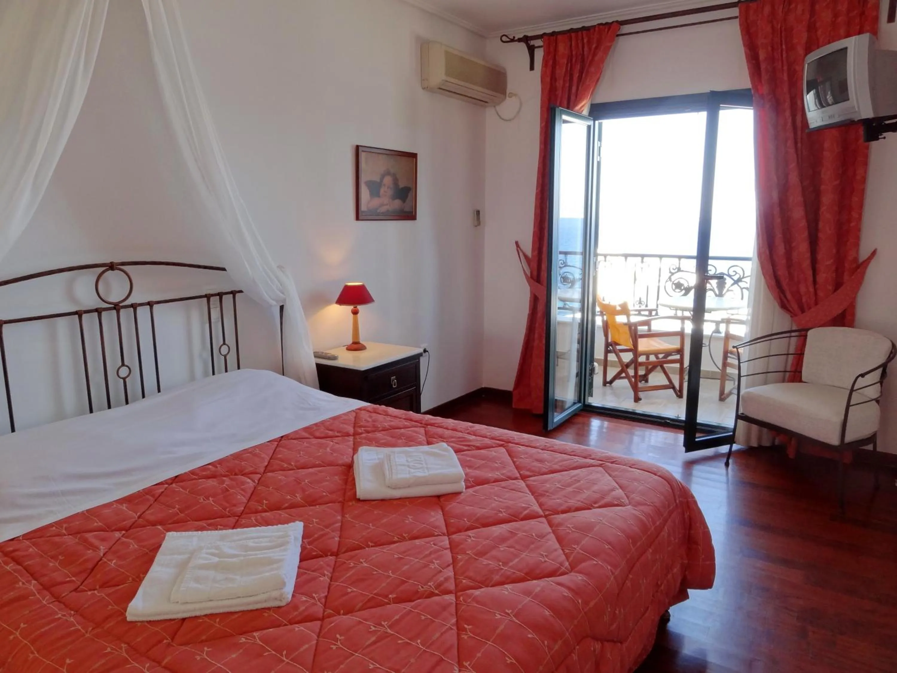 Bedroom, Bed in Dionysos Hotel