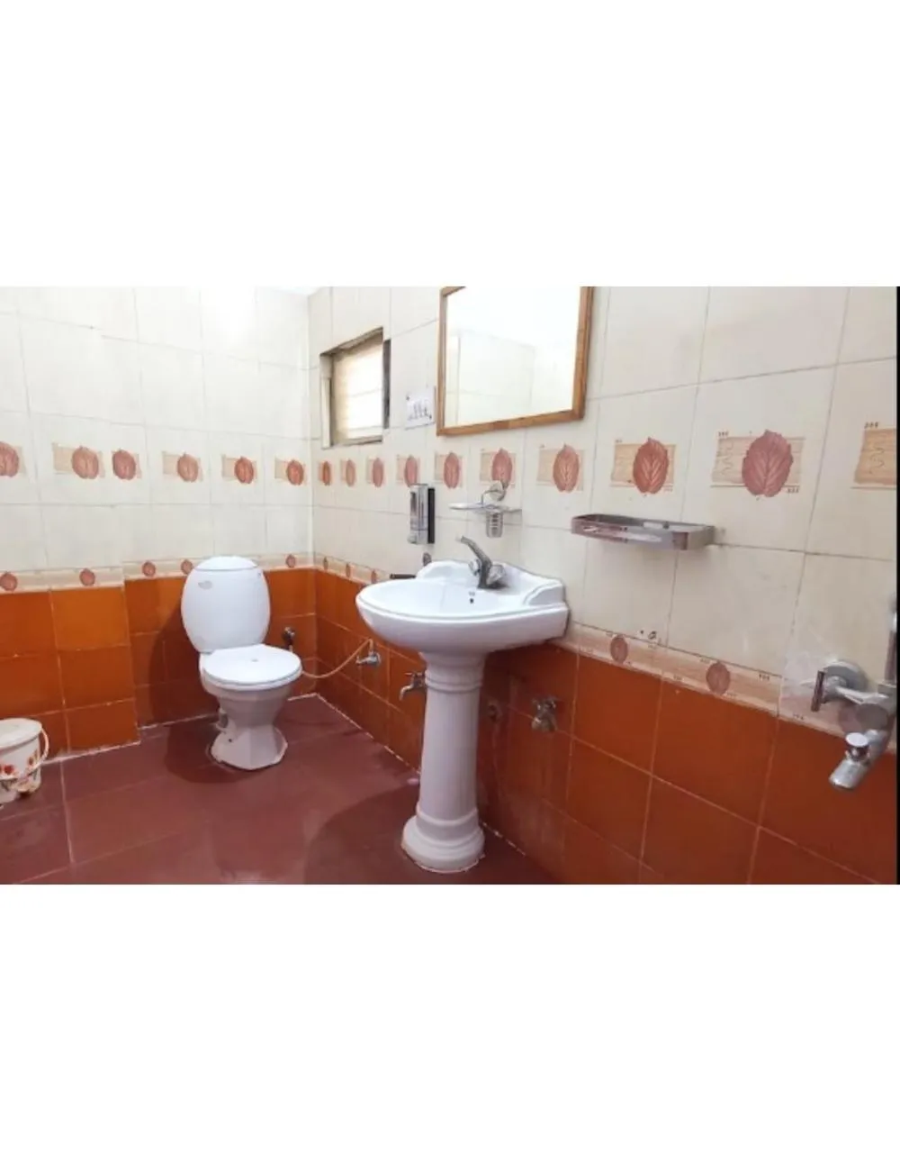 Toilet in Tigers Villa, Tala Bandhavgarh