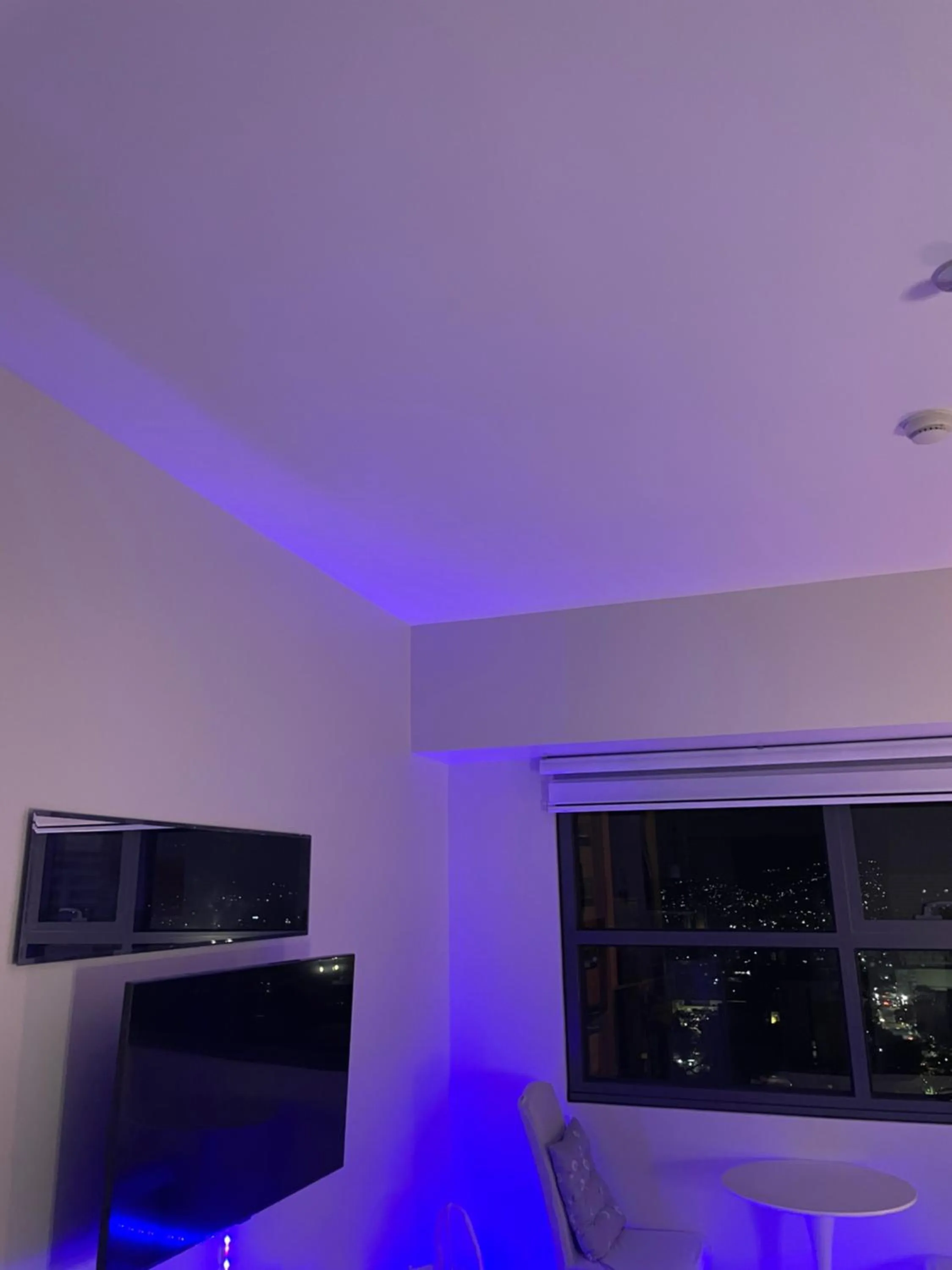 TV and multimedia in Cozy Studio at Horizon 101