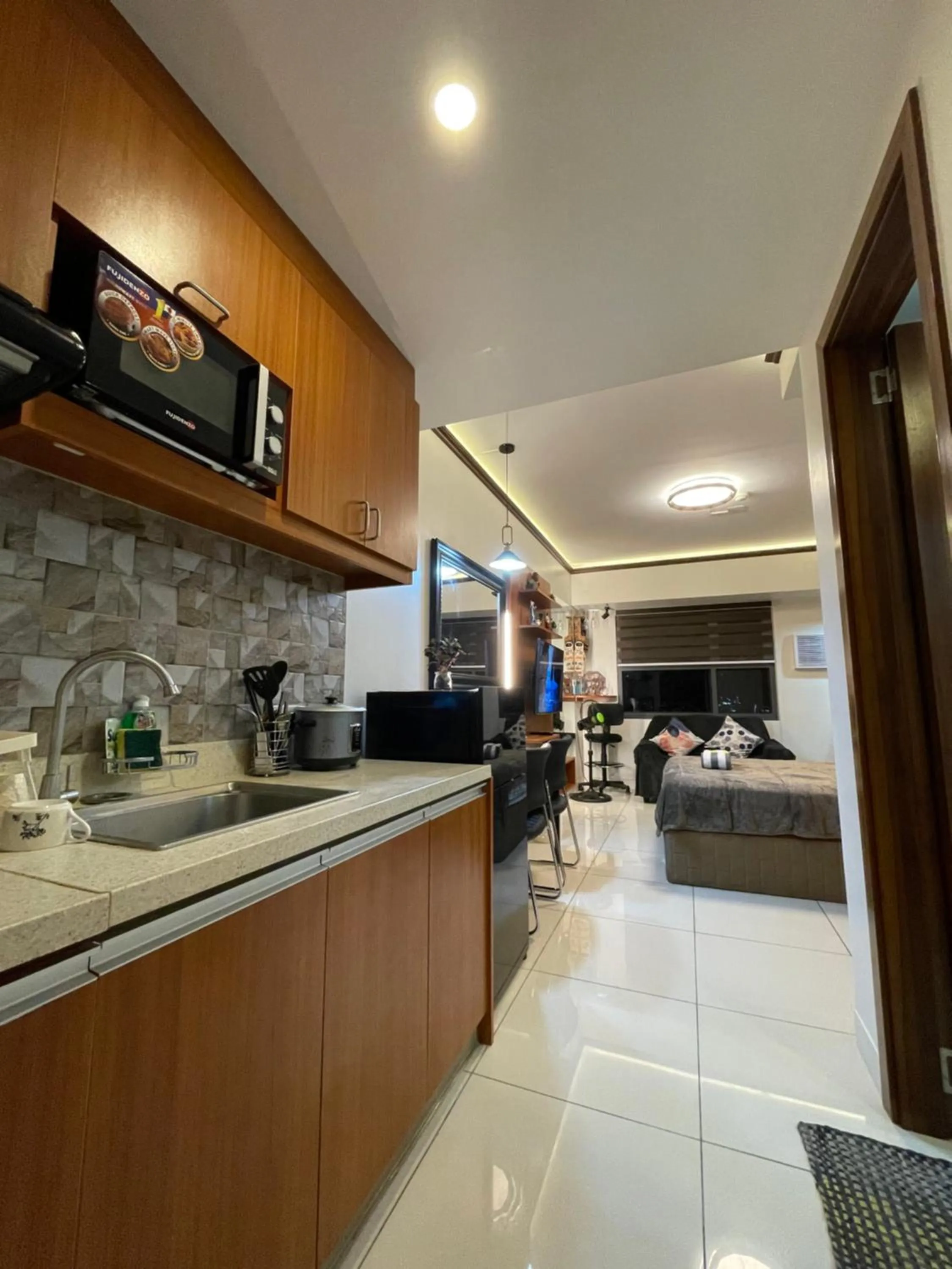 TV and multimedia in Cozy Studio at Horizon 101