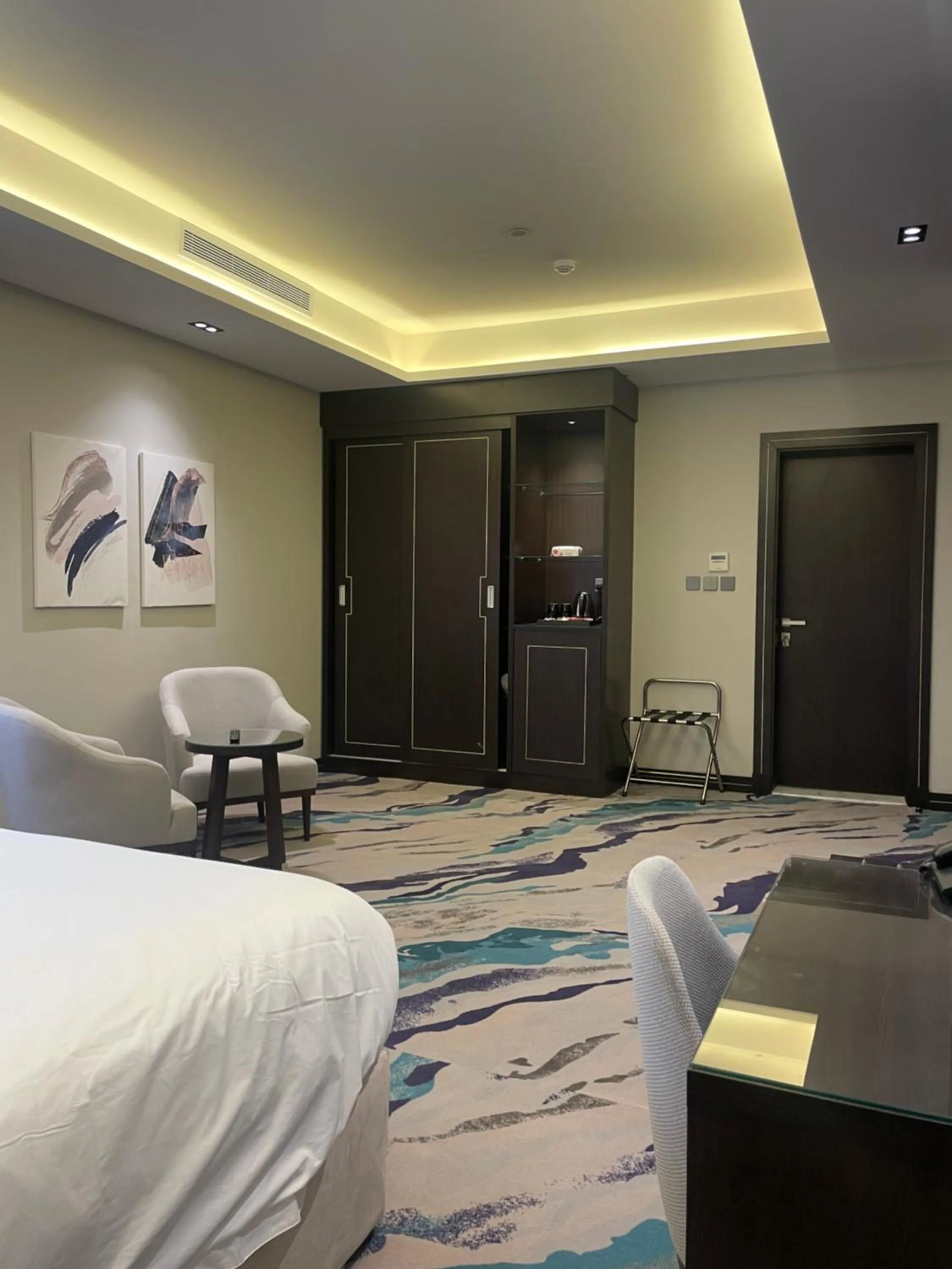 Bed in Al Wateen Hotel