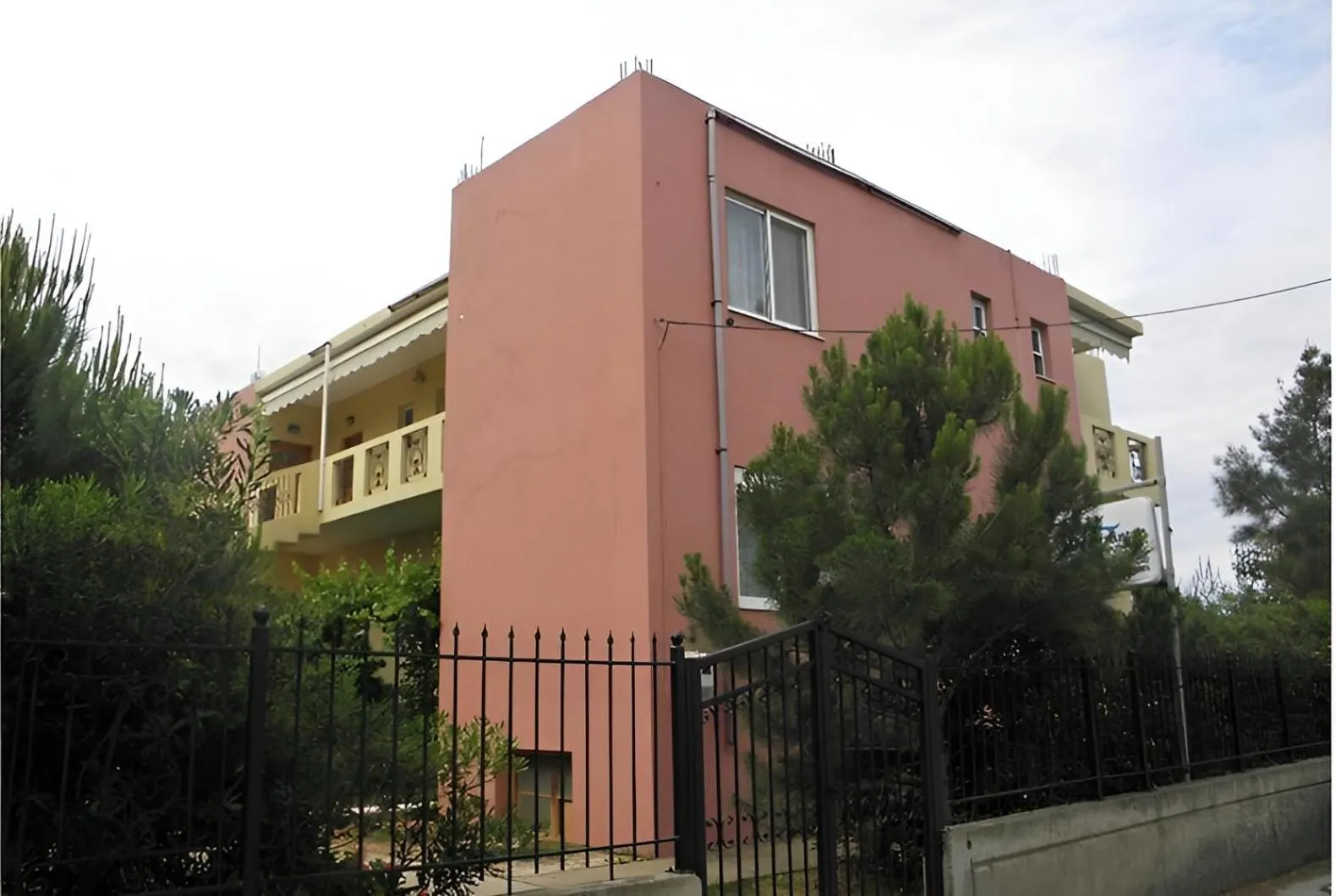 Property building in Mediterranean Sea Top Floor