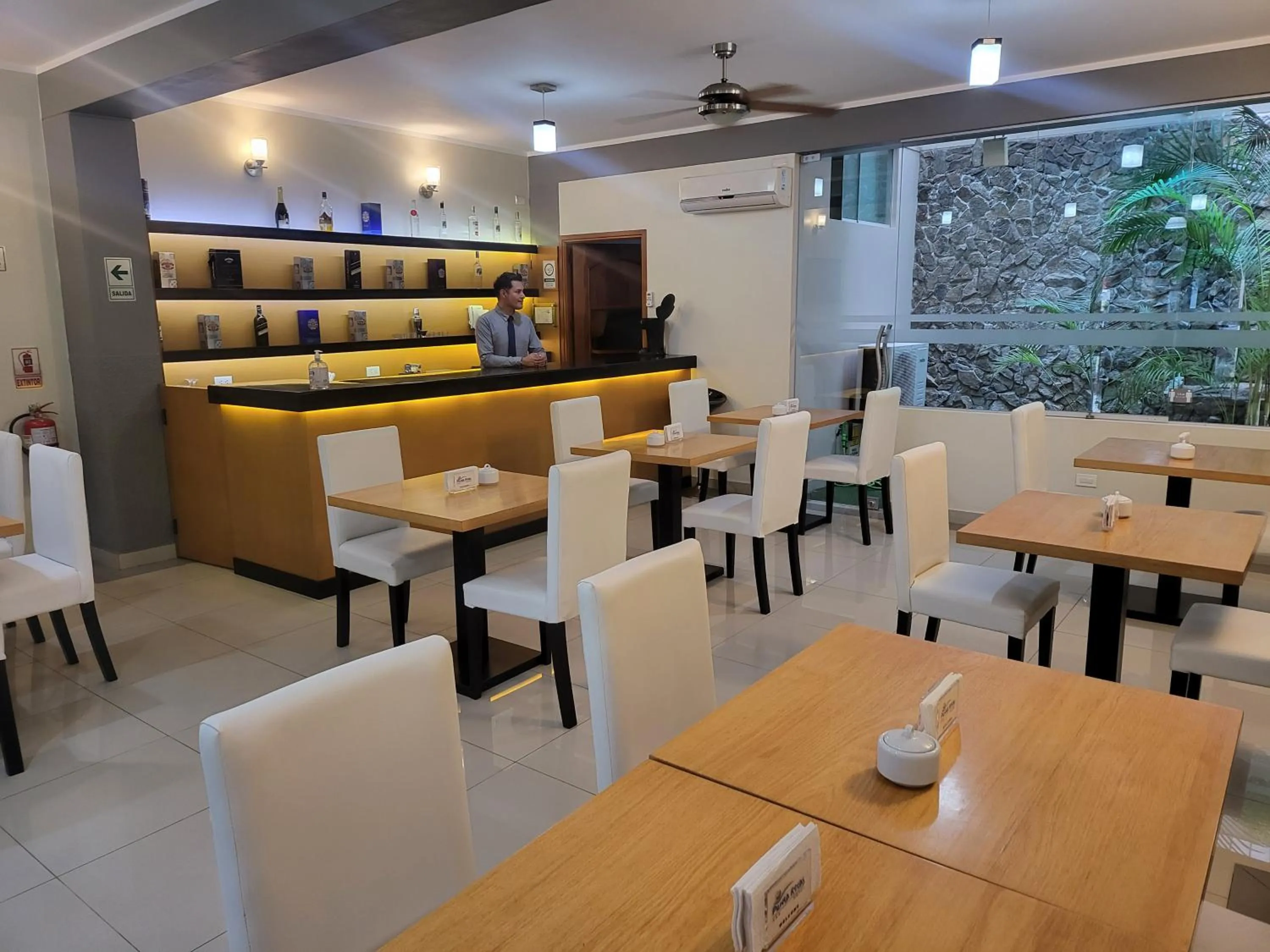 Restaurant/places to eat in Hotel Punta Rocas - Huacho