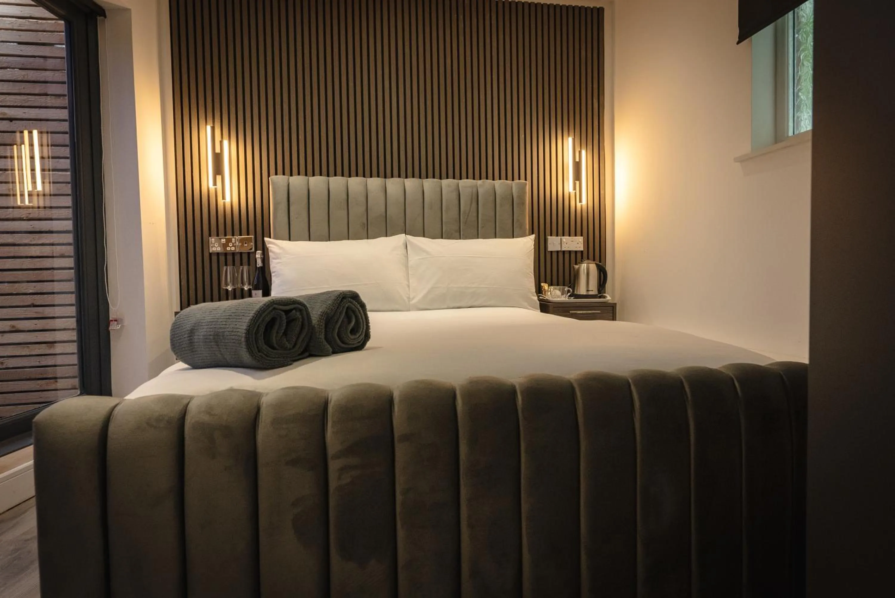 Deluxe Double Room in OYO Bellevue Apartments Middlesborough