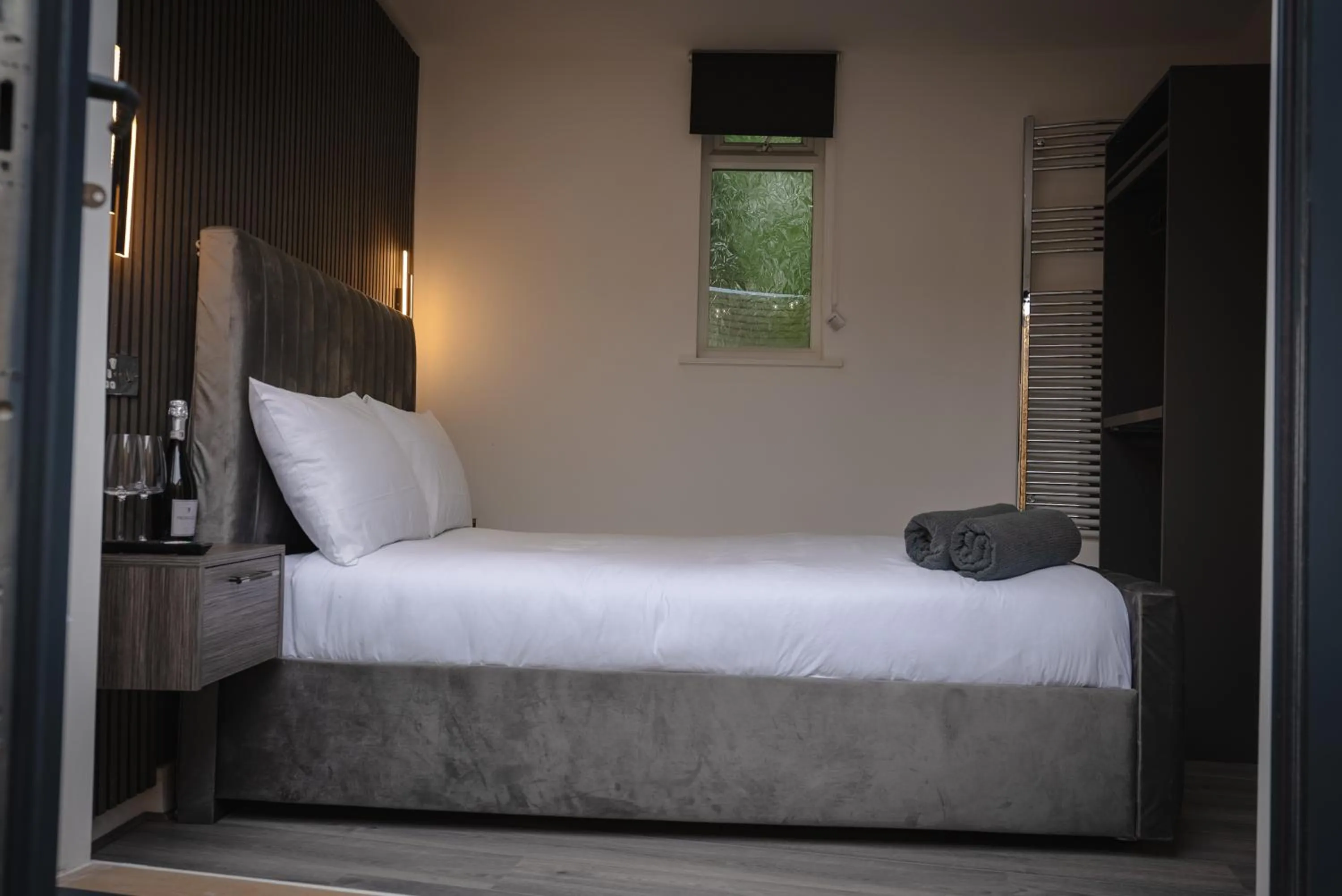 Bedroom, Bed in OYO Bellevue Apartments Middlesborough