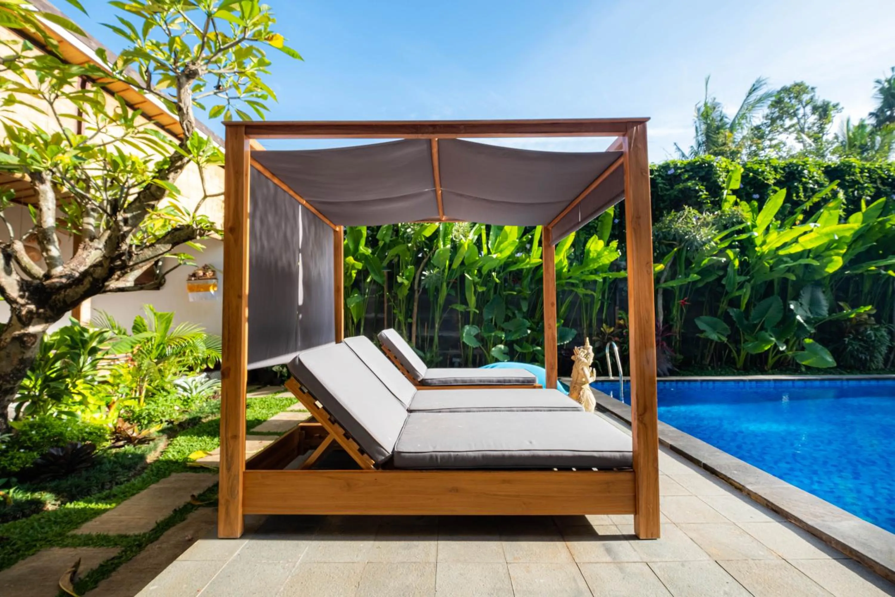 Day in Kubu Kirana by Supala