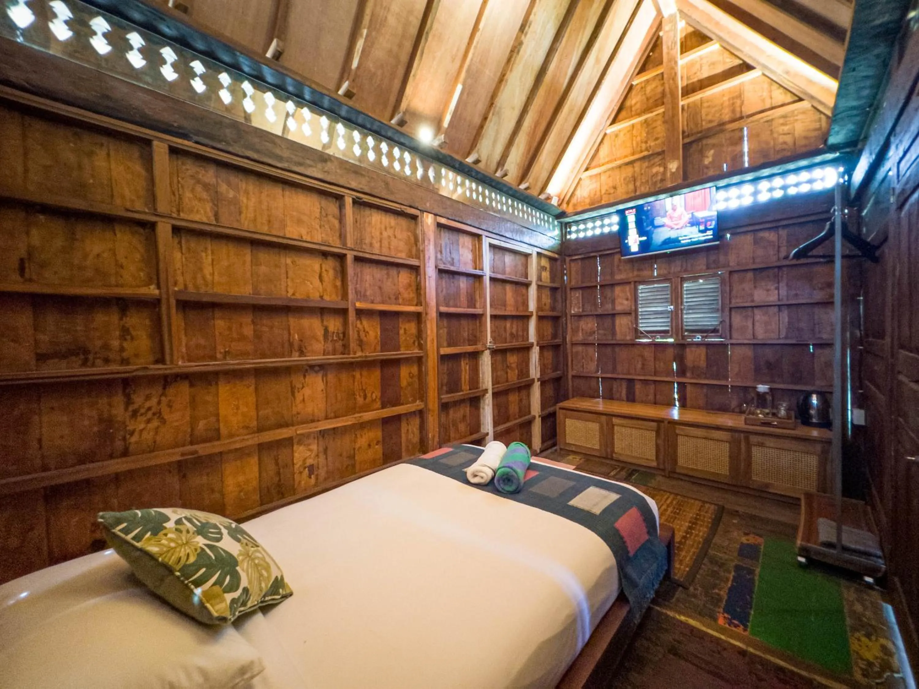 Bedroom, Bed in Kubu Kirana by Supala