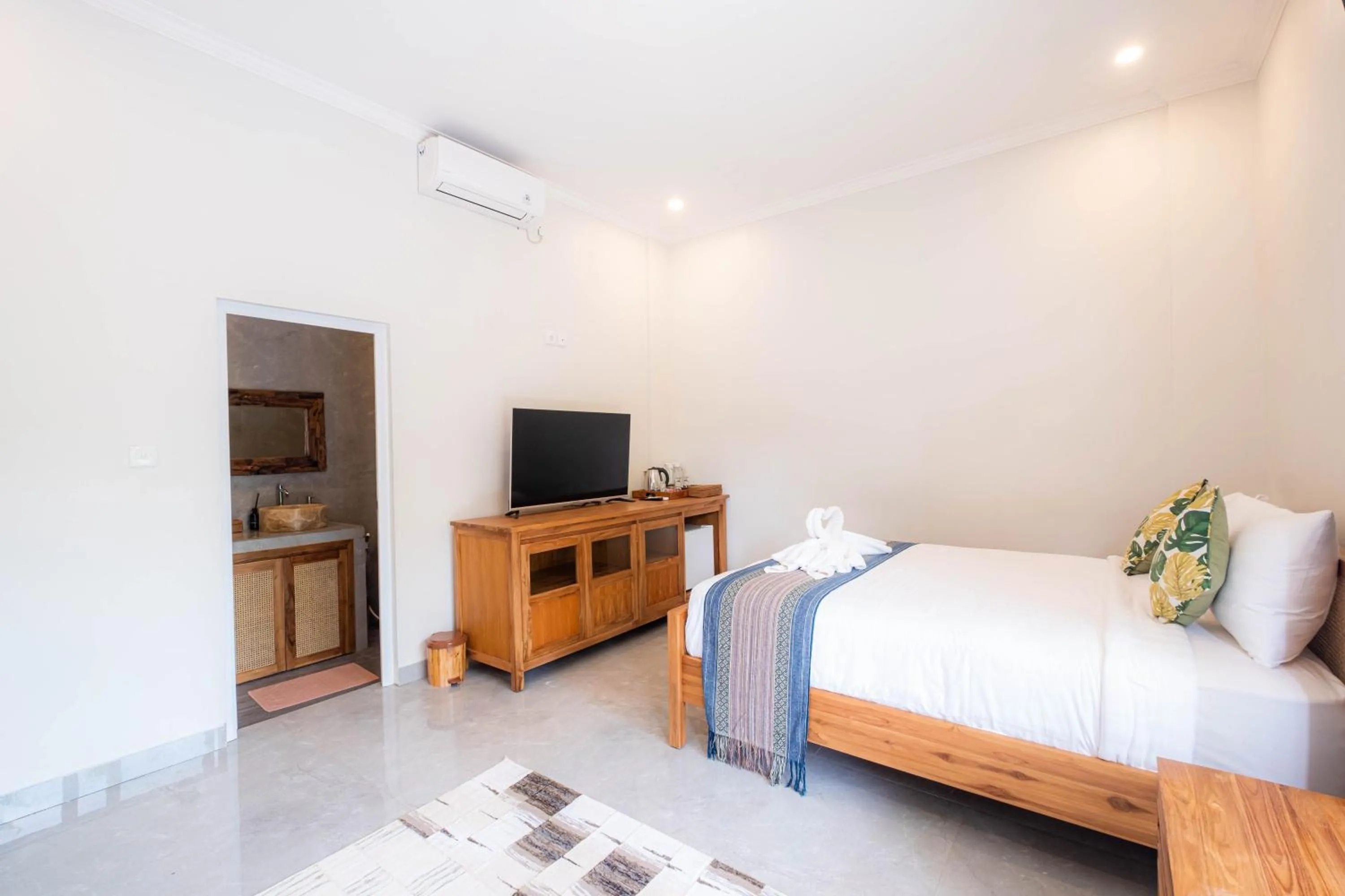 Bed in Kubu Kirana by Supala