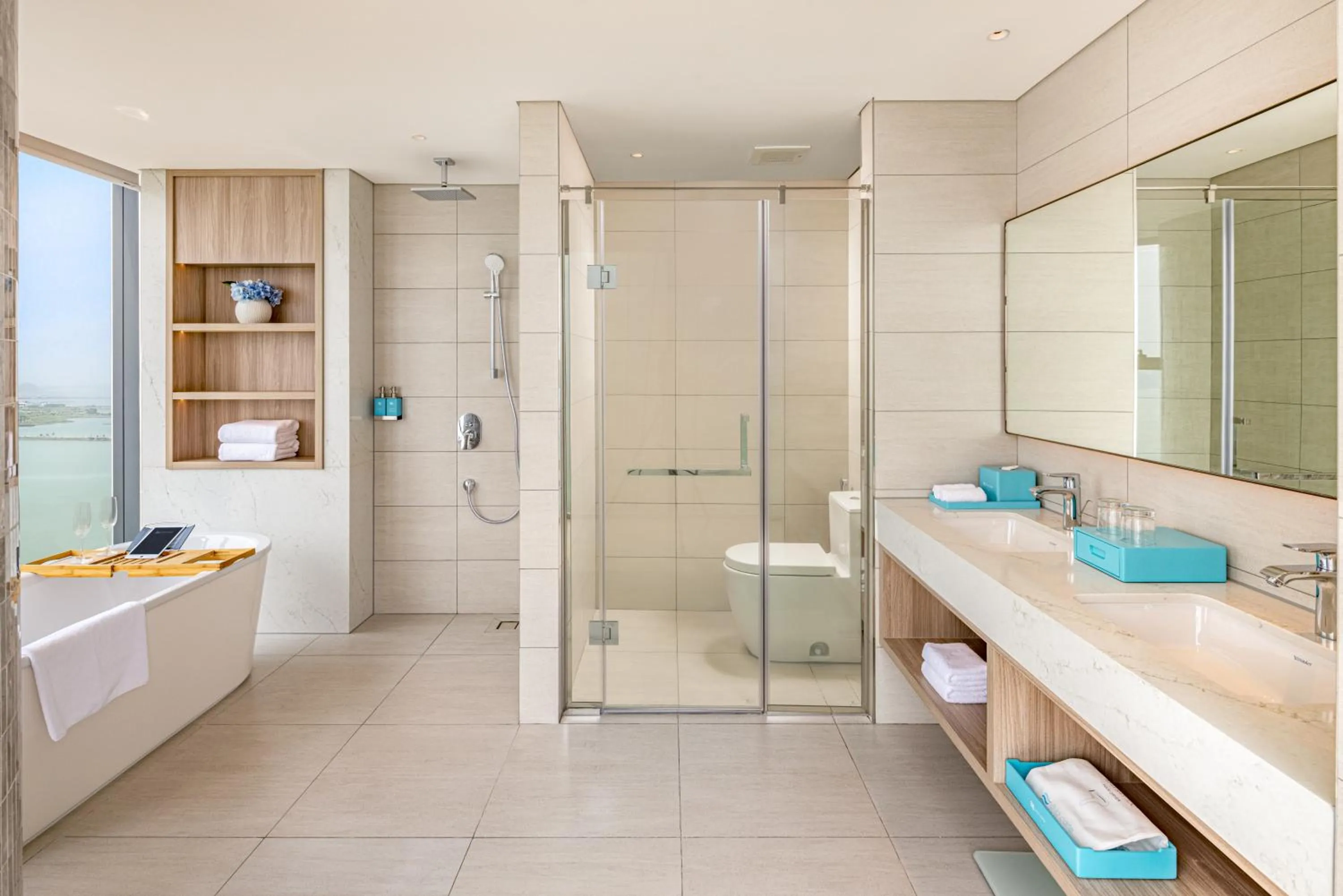 Bathroom in A La Carte Ha Long Bay Managed by TASECO