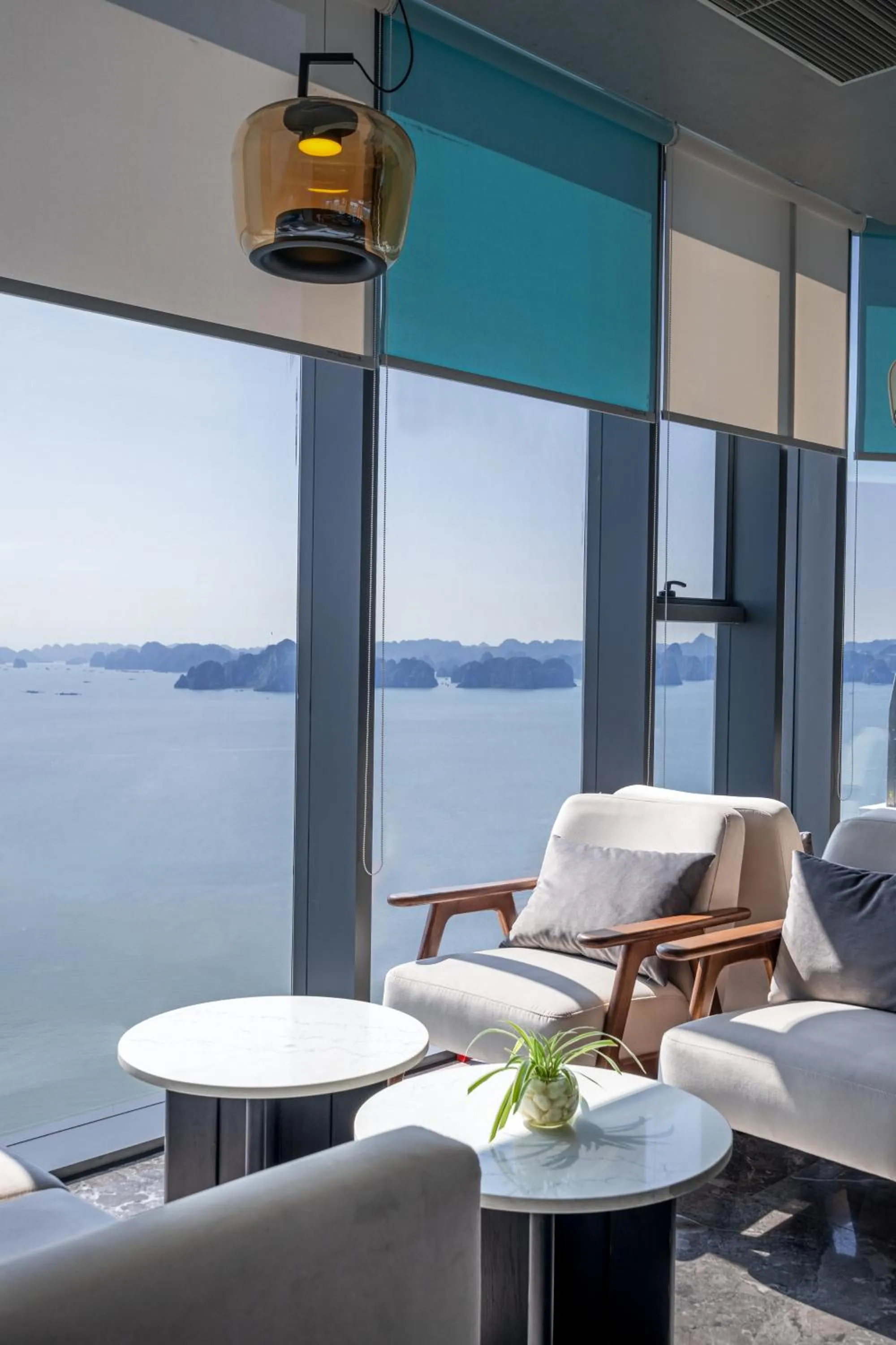 Restaurant/places to eat in A La Carte Ha Long Bay Managed by TASECO