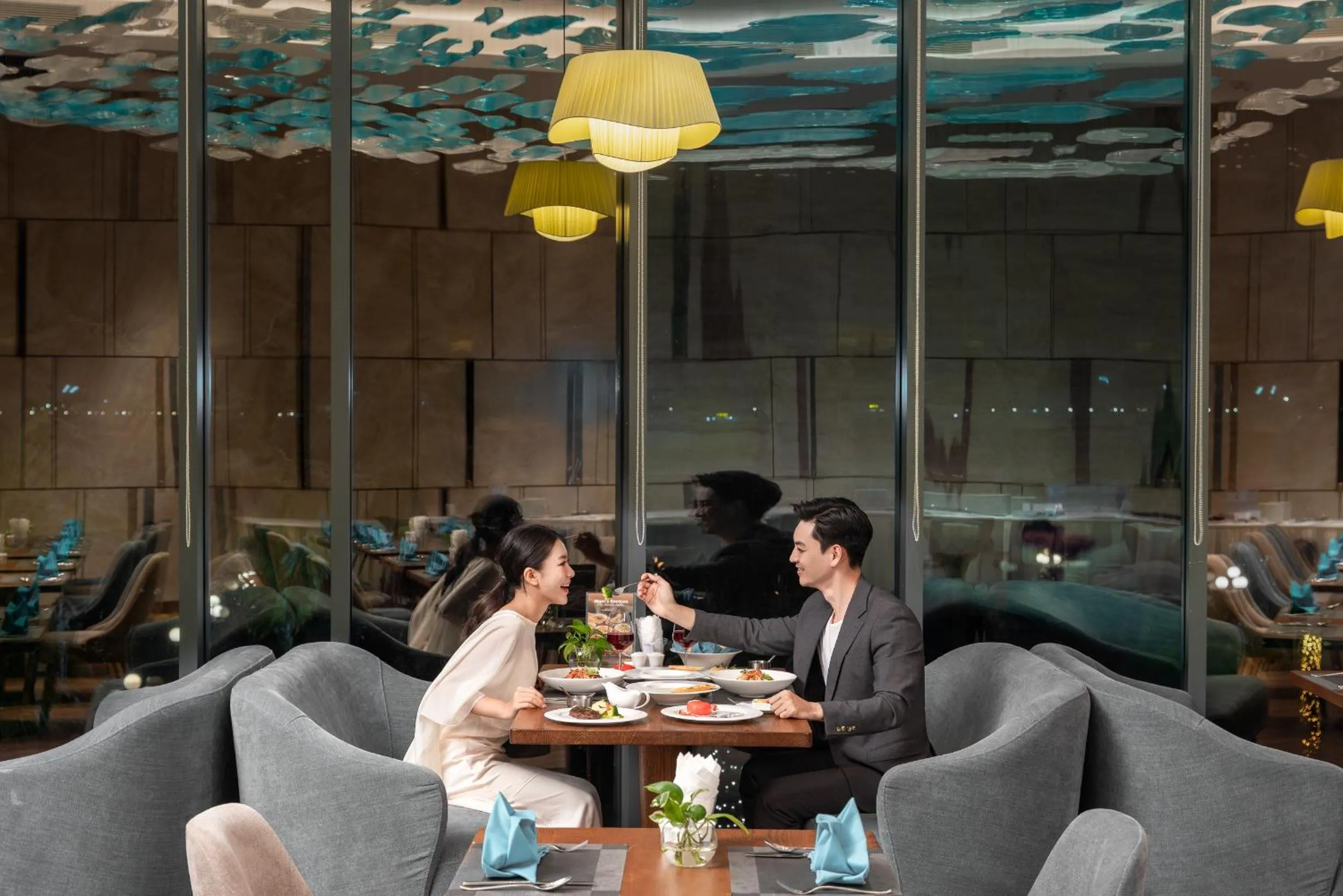 Restaurant/places to eat in A La Carte Ha Long Bay Managed by TASECO