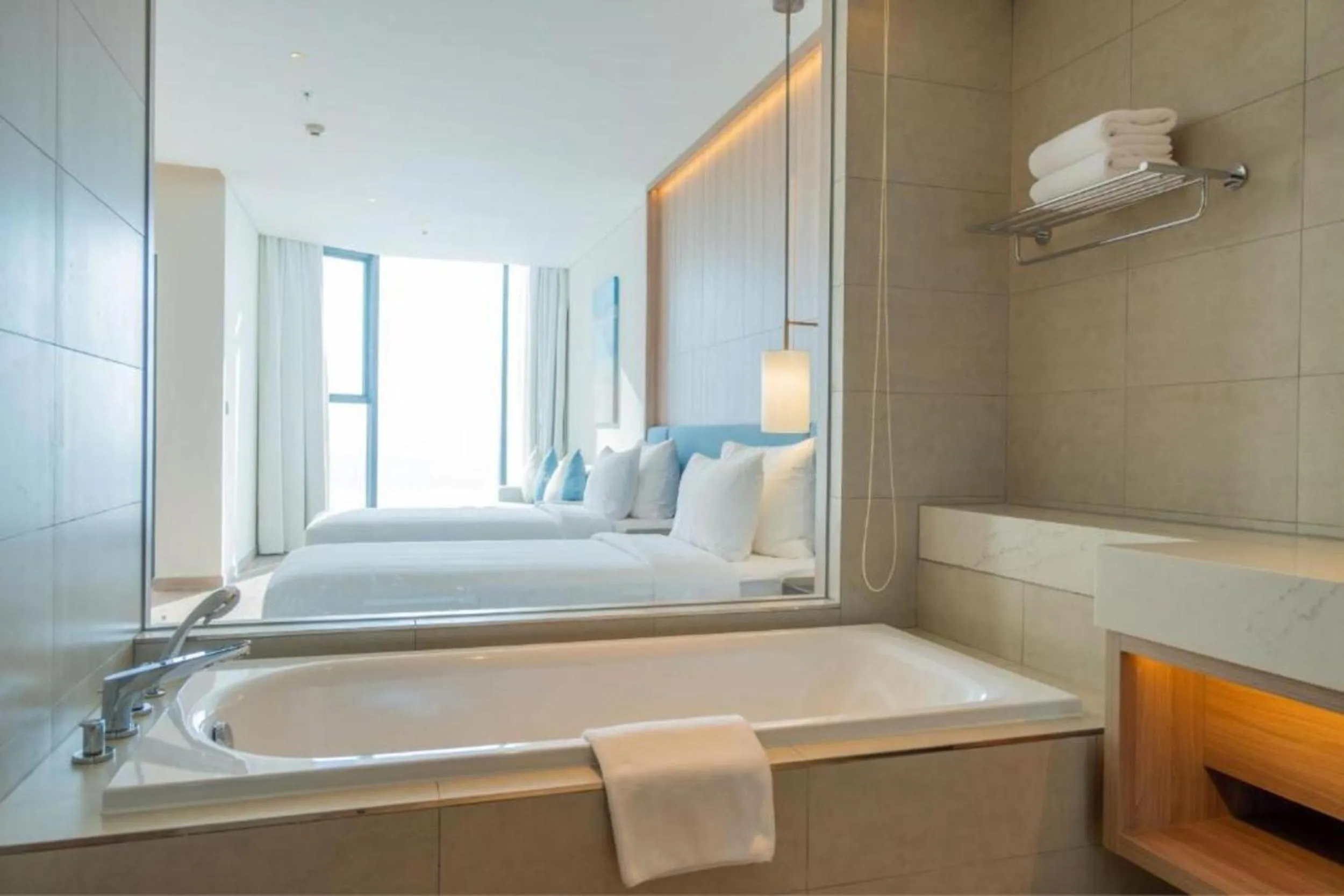 Bath, Bed in A La Carte Ha Long Bay Managed by TASECO
