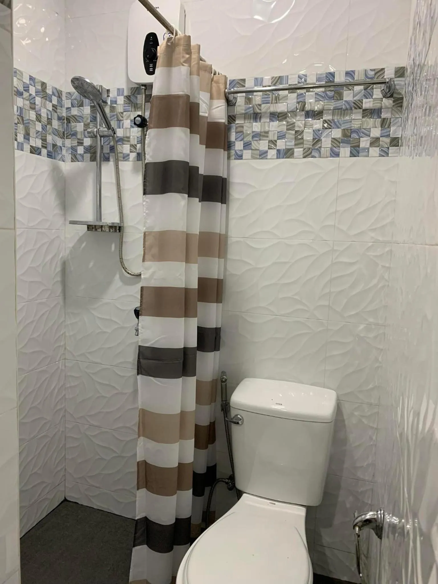 Toilet in Sunshine Stay Panglao