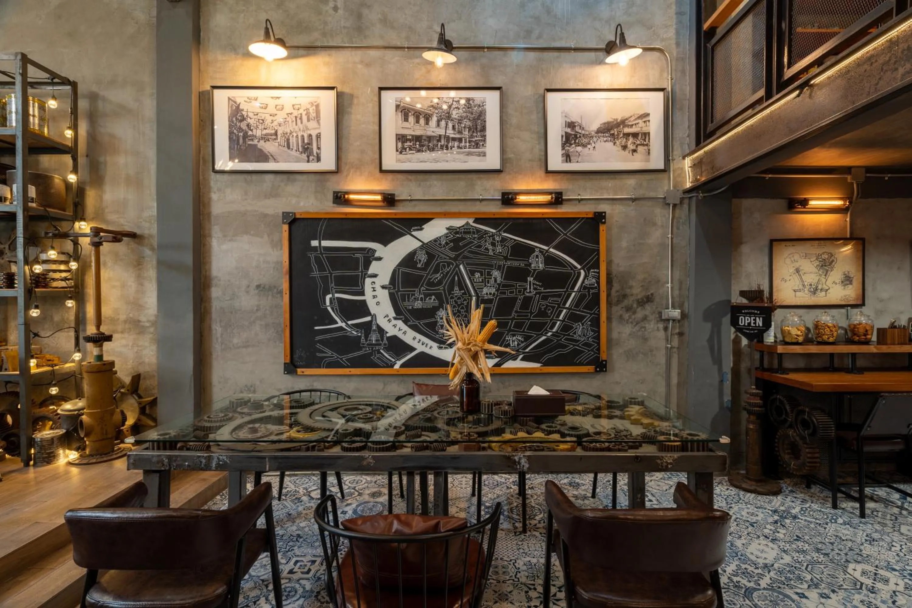 Dinner in House of Machine Boutique Hotel