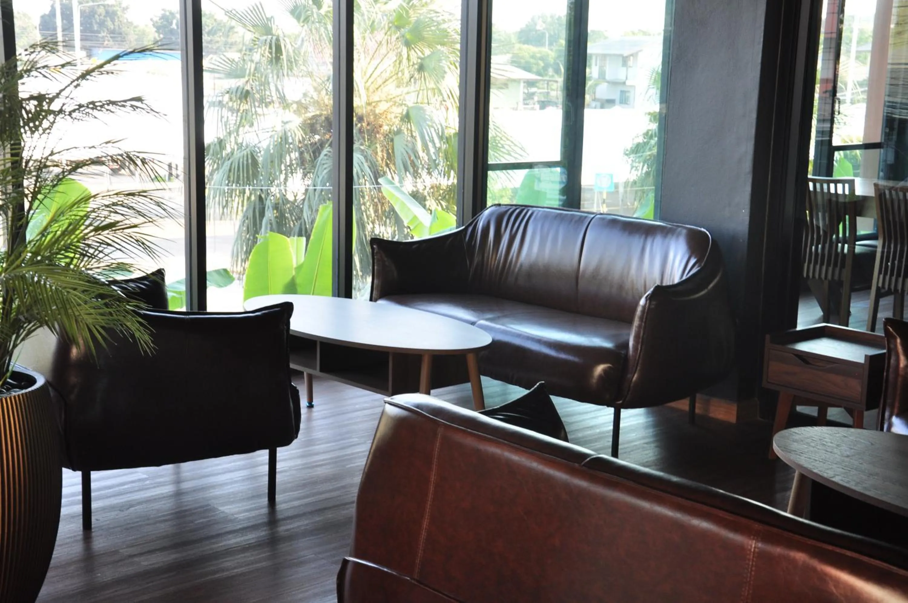 Restaurant/places to eat in The Bedrooms Maeklong and Services Apartment