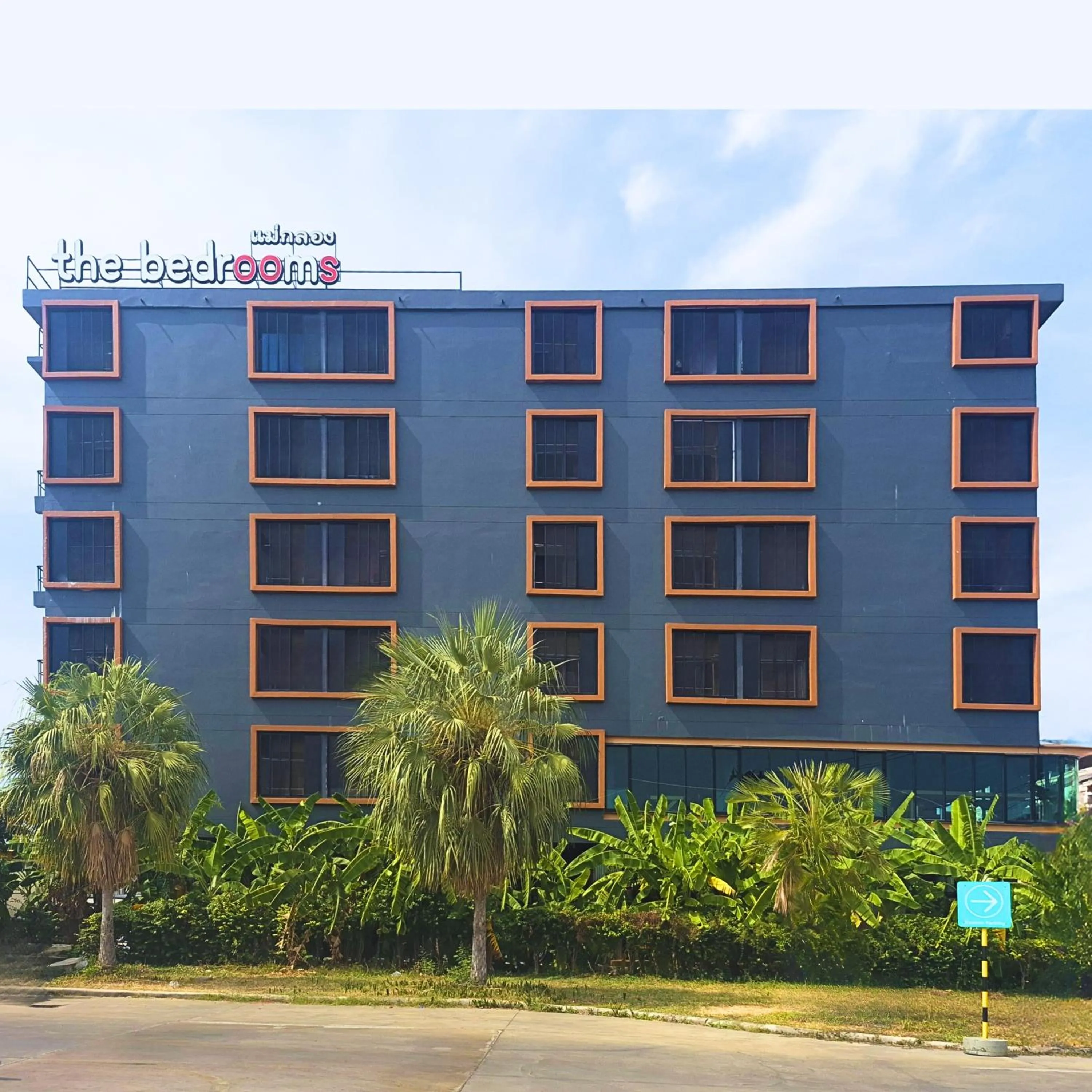 Property building in The Bedrooms Maeklong and Services Apartment