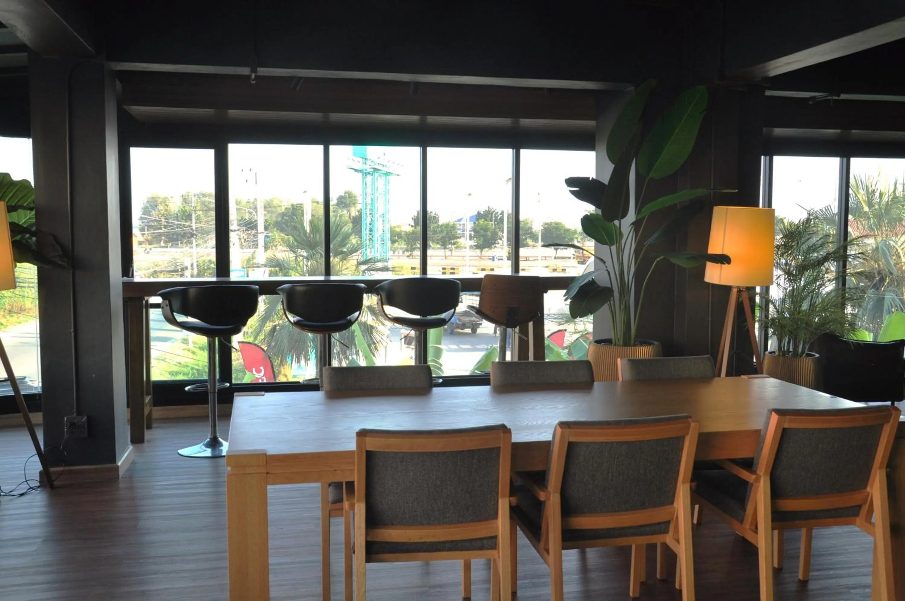 Restaurant/places to eat in The Bedrooms Maeklong and Services Apartment